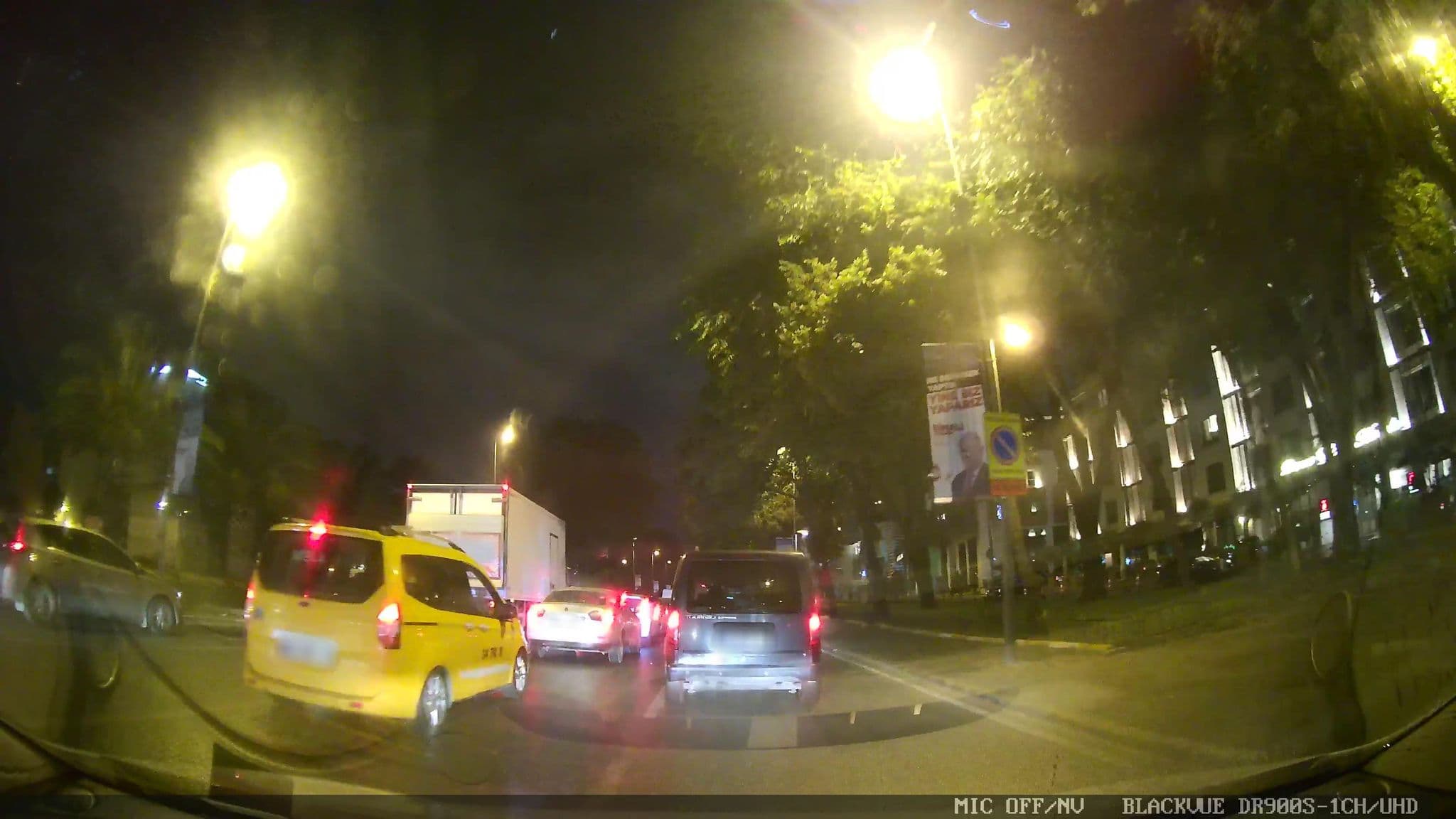 Street view near Dosso Dossi Hotels Downtown, Fatih — © ahmetegri (CC BY-SA · Mapillary)