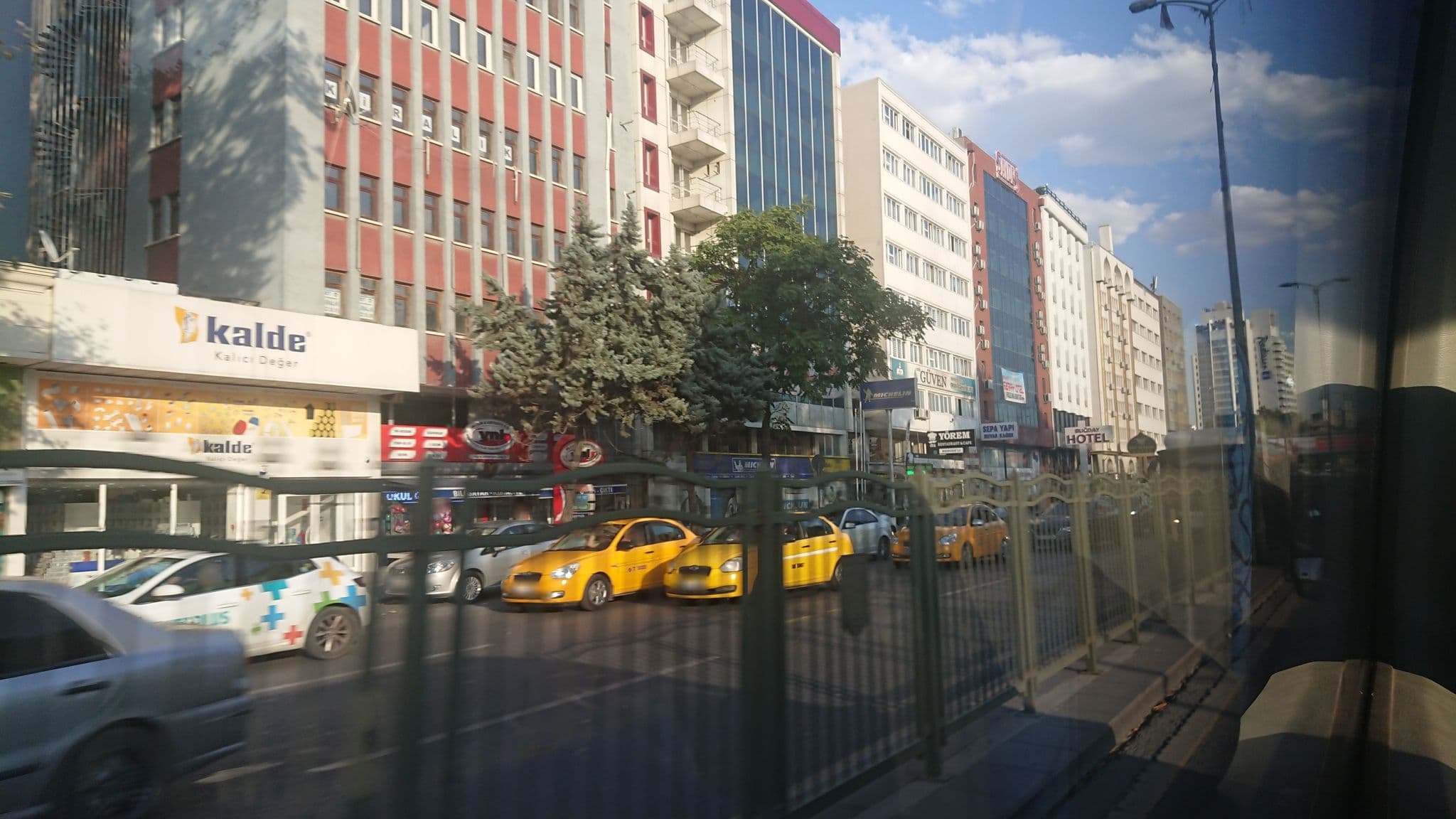 Street view near Başkent Otel, Mebusevleri — © kubikanber (CC BY-SA · Mapillary)