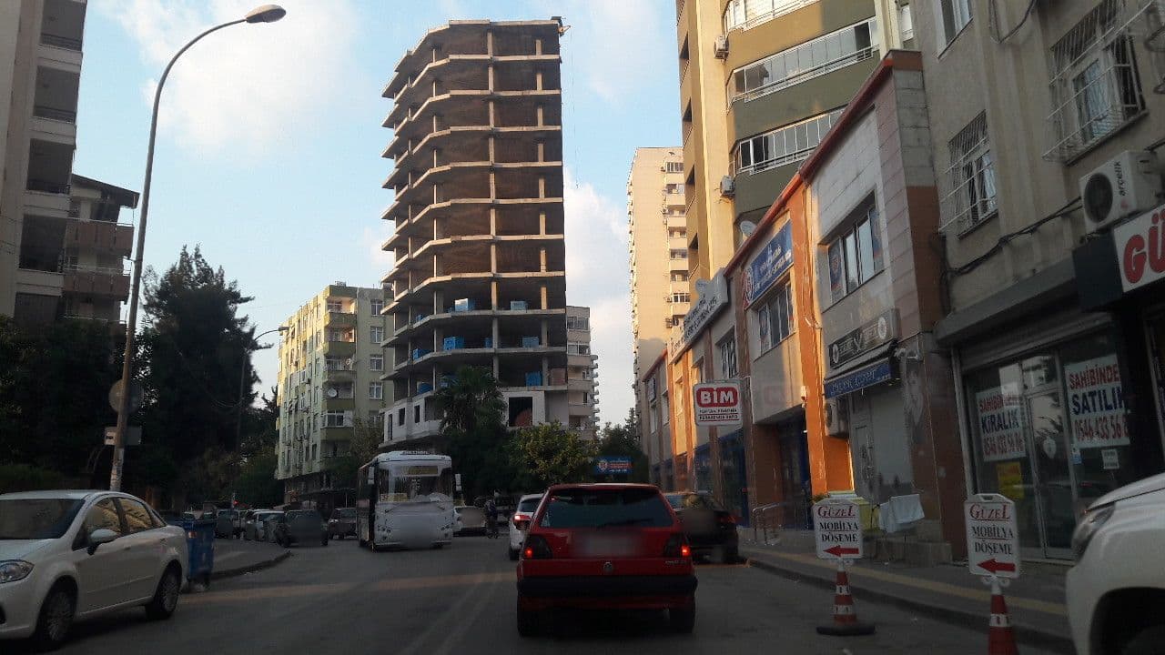 Street view near Adana Merkez Öğretmenevi, Adana — © harunuz (CC BY-SA · Mapillary)