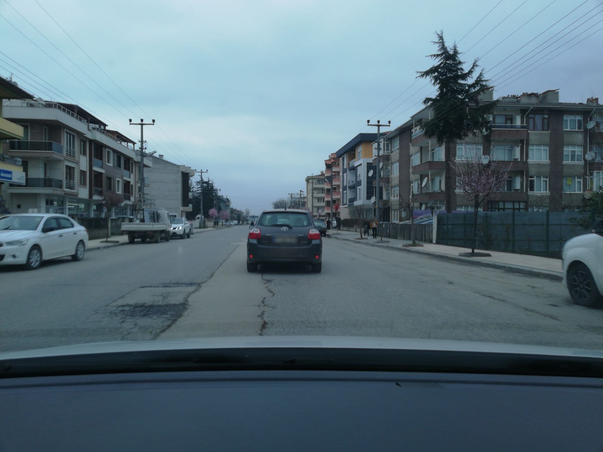 Street view near Rana Kız Konukevi, Düzce — © sefaonur (CC BY-SA · Mapillary)