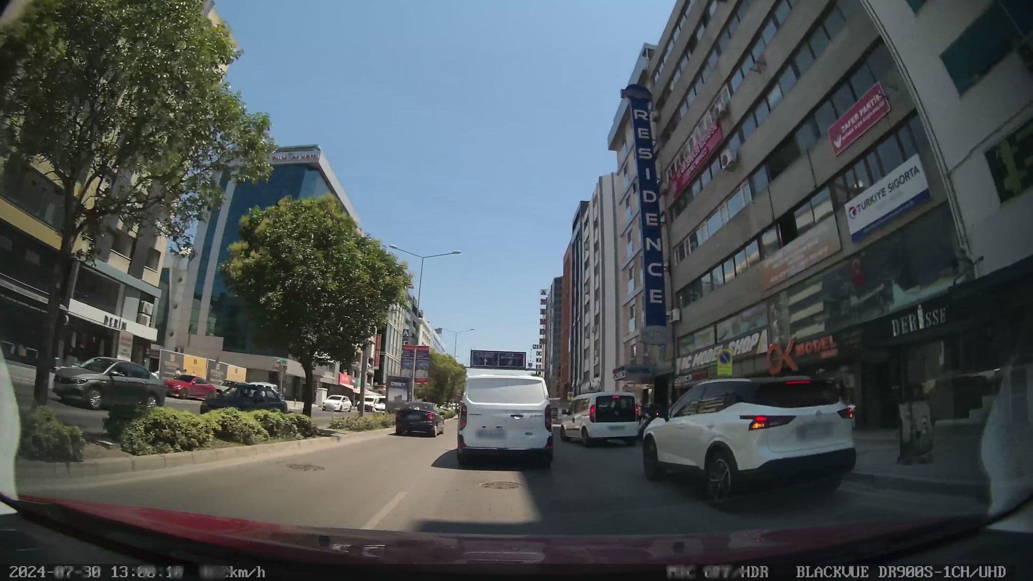 Street view near Palm City, İzmir — © unen (CC BY-SA · Mapillary)