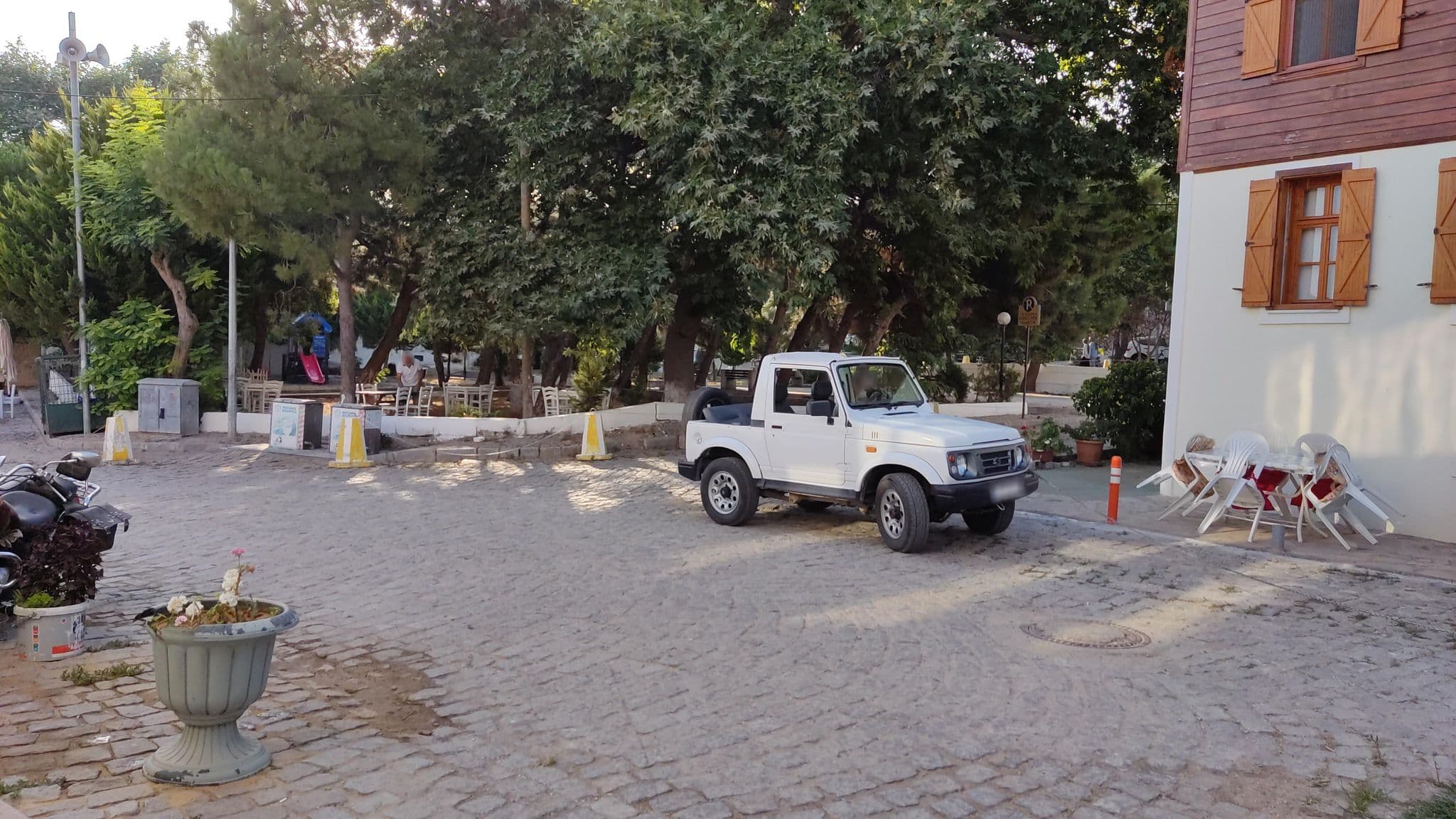 Street view near Uysal Pansiyon, Bozcaada — © orkut (CC BY-SA · Mapillary)