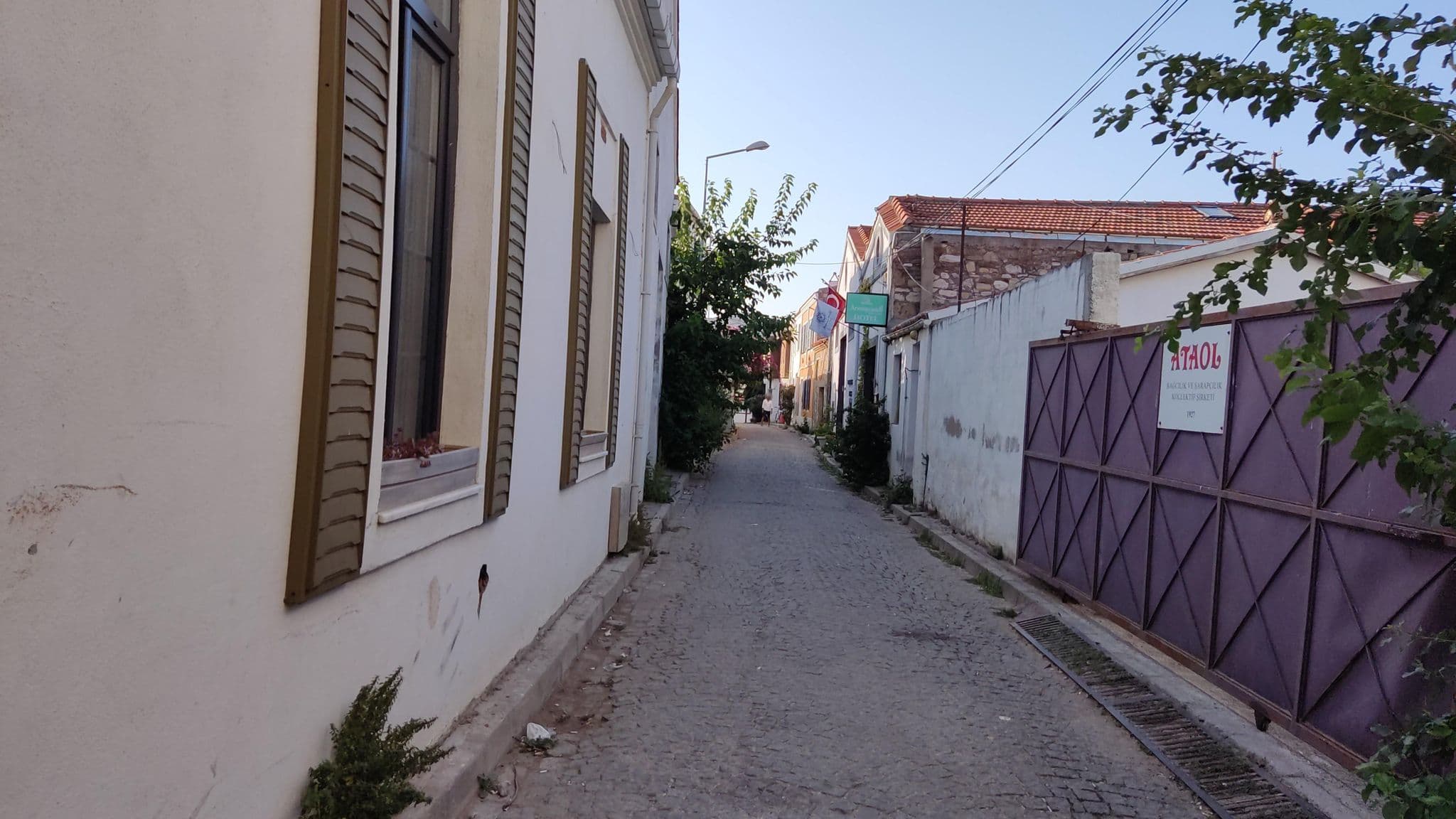 Street view near Arma Grandi Hotel, Bozcaada — © orkut (CC BY-SA · Mapillary)