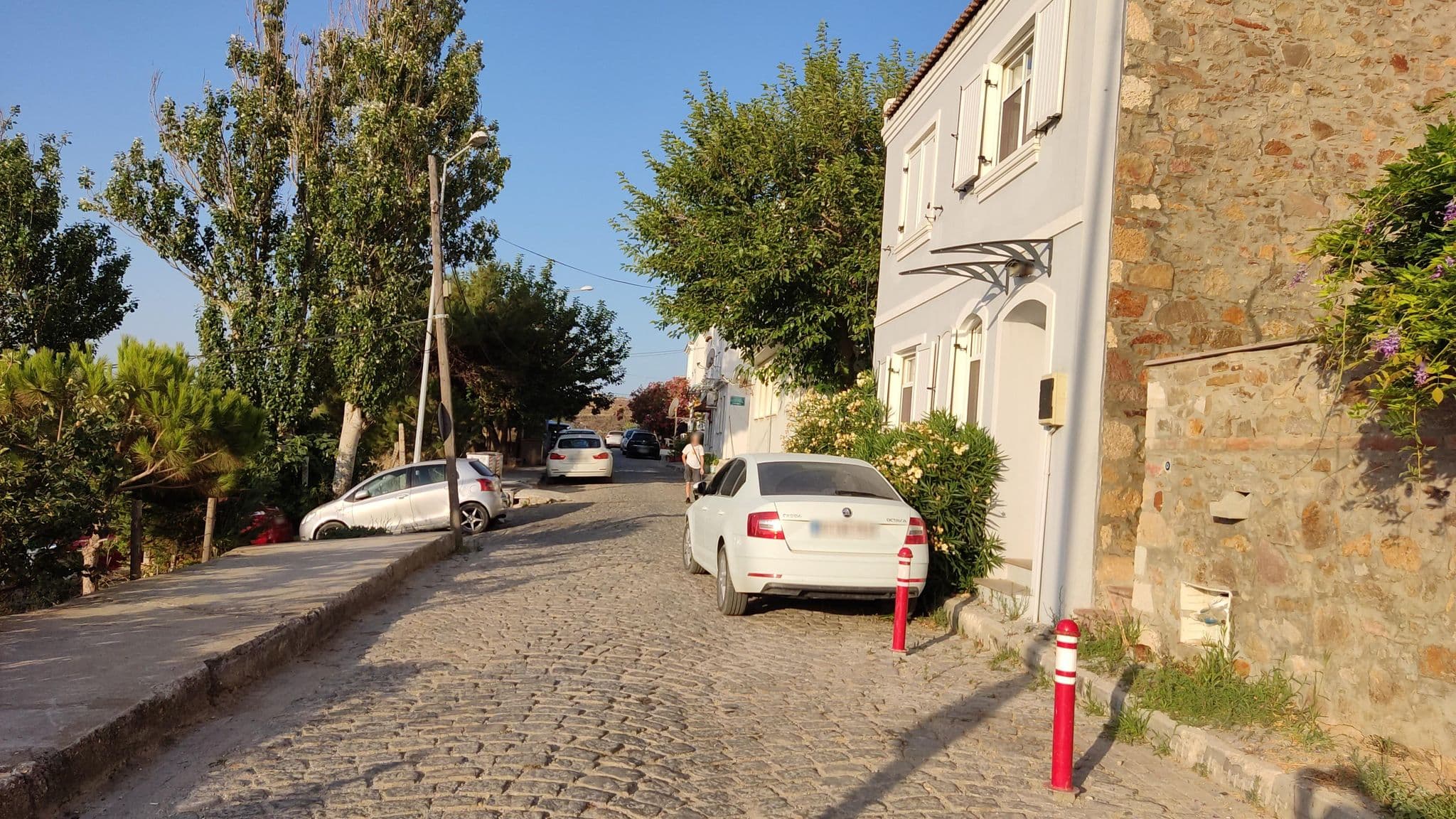 Street view near OIola Otel, Bozcaada — © orkut (CC BY-SA · Mapillary)