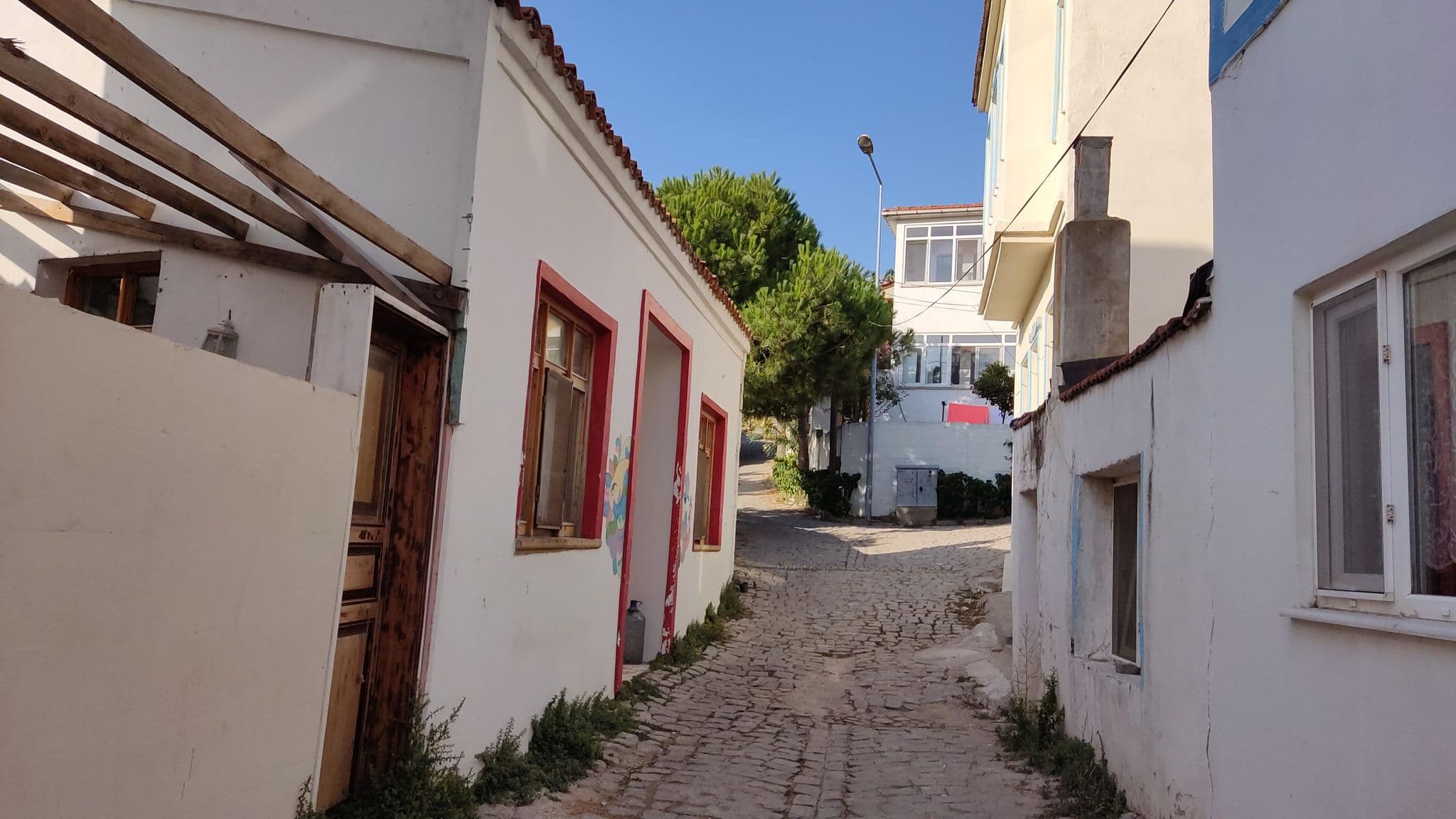 Street view near Otel Ebruli, Bozcaada — © orkut (CC BY-SA · Mapillary)