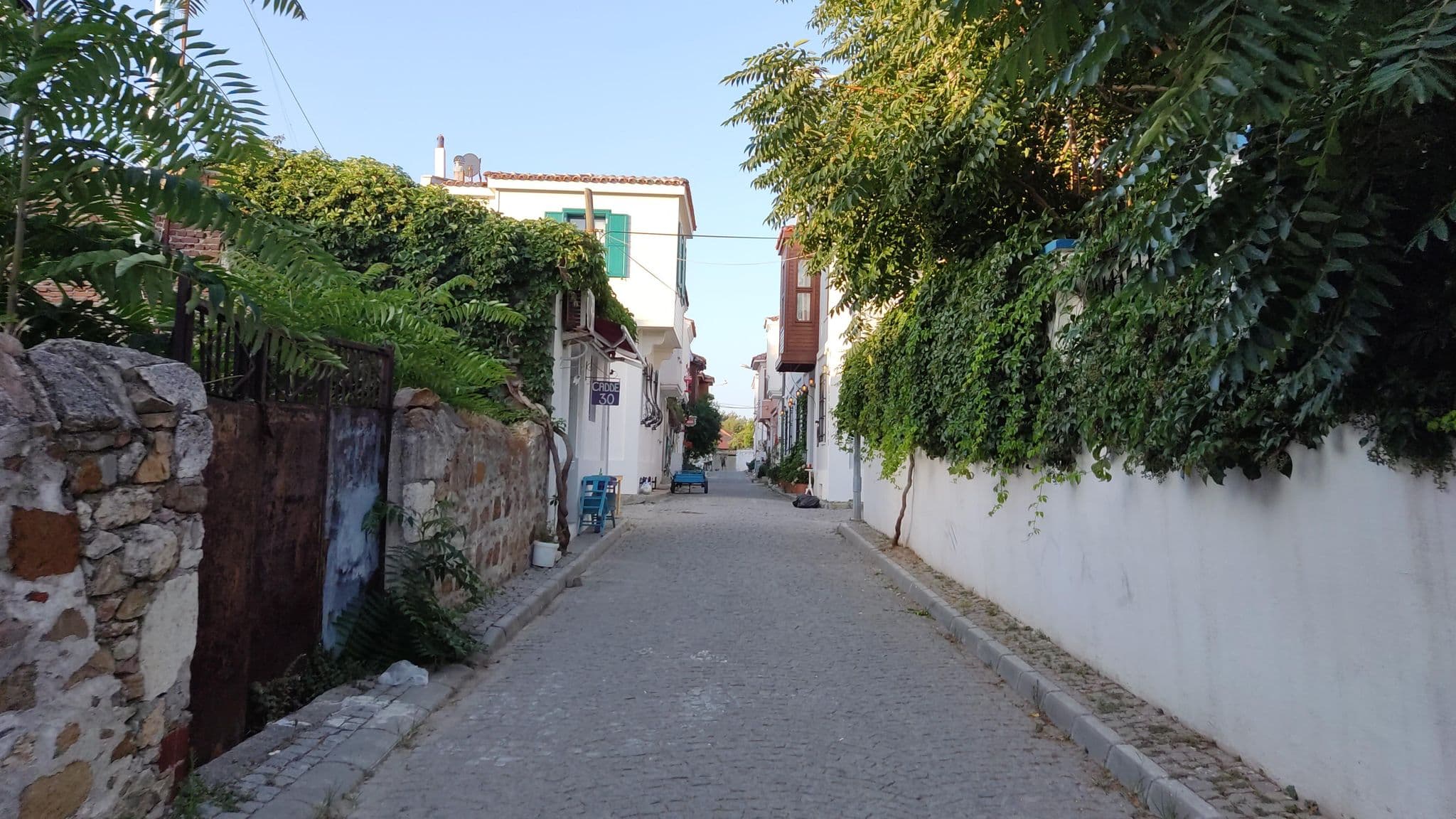 Street view near Hera Butik Hotel, Bozcaada — © orkut (CC BY-SA · Mapillary)