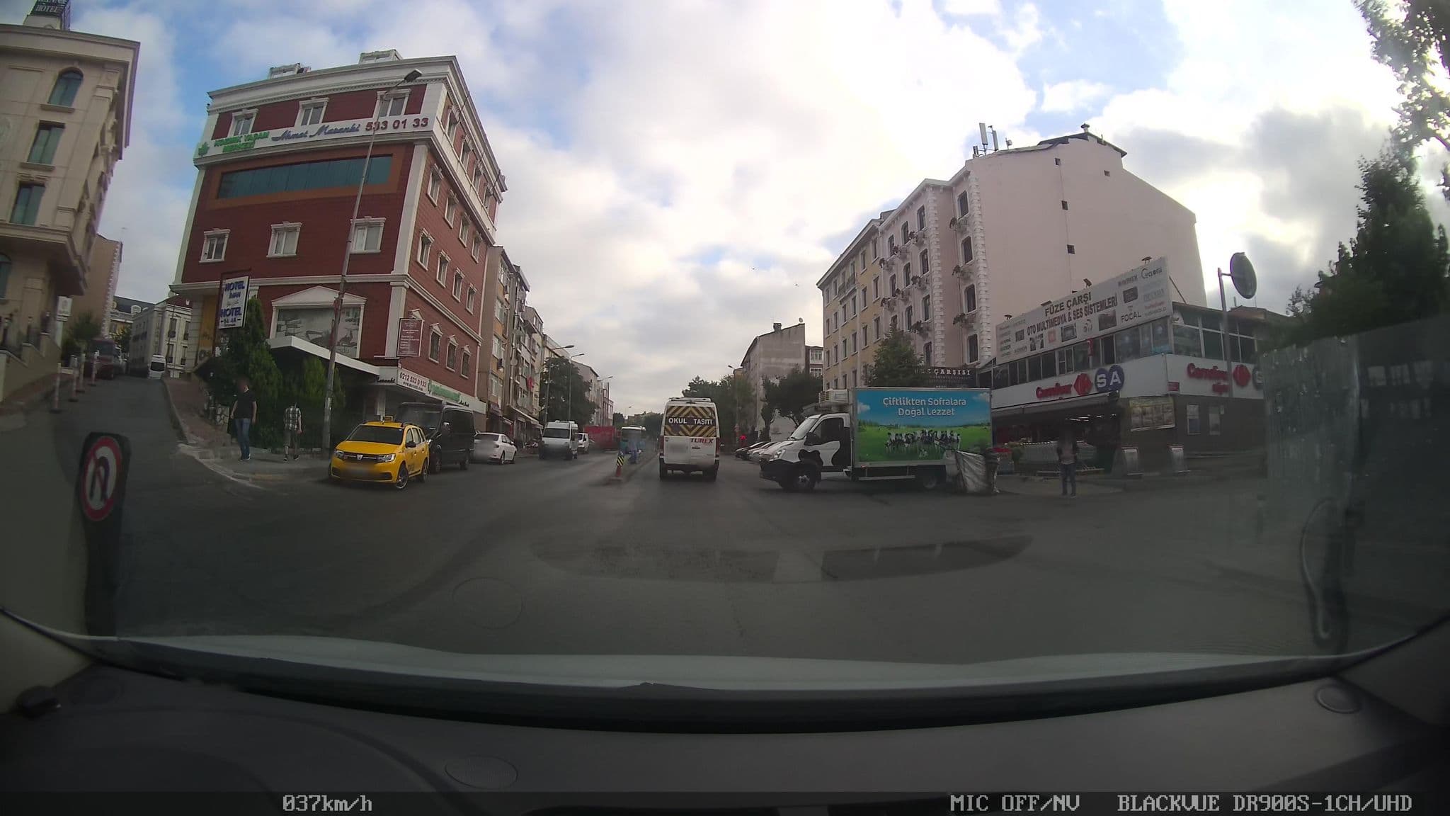 Street view near Hanna Hotel, Fatih — © ahmetegri (CC BY-SA · Mapillary)