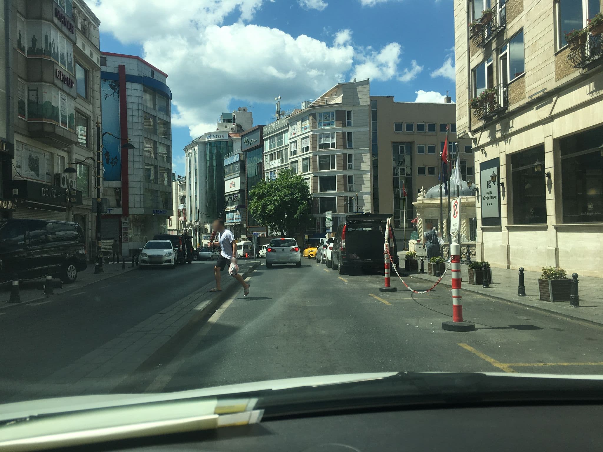 Street view near Hotel Büyük Keban, Istanbul