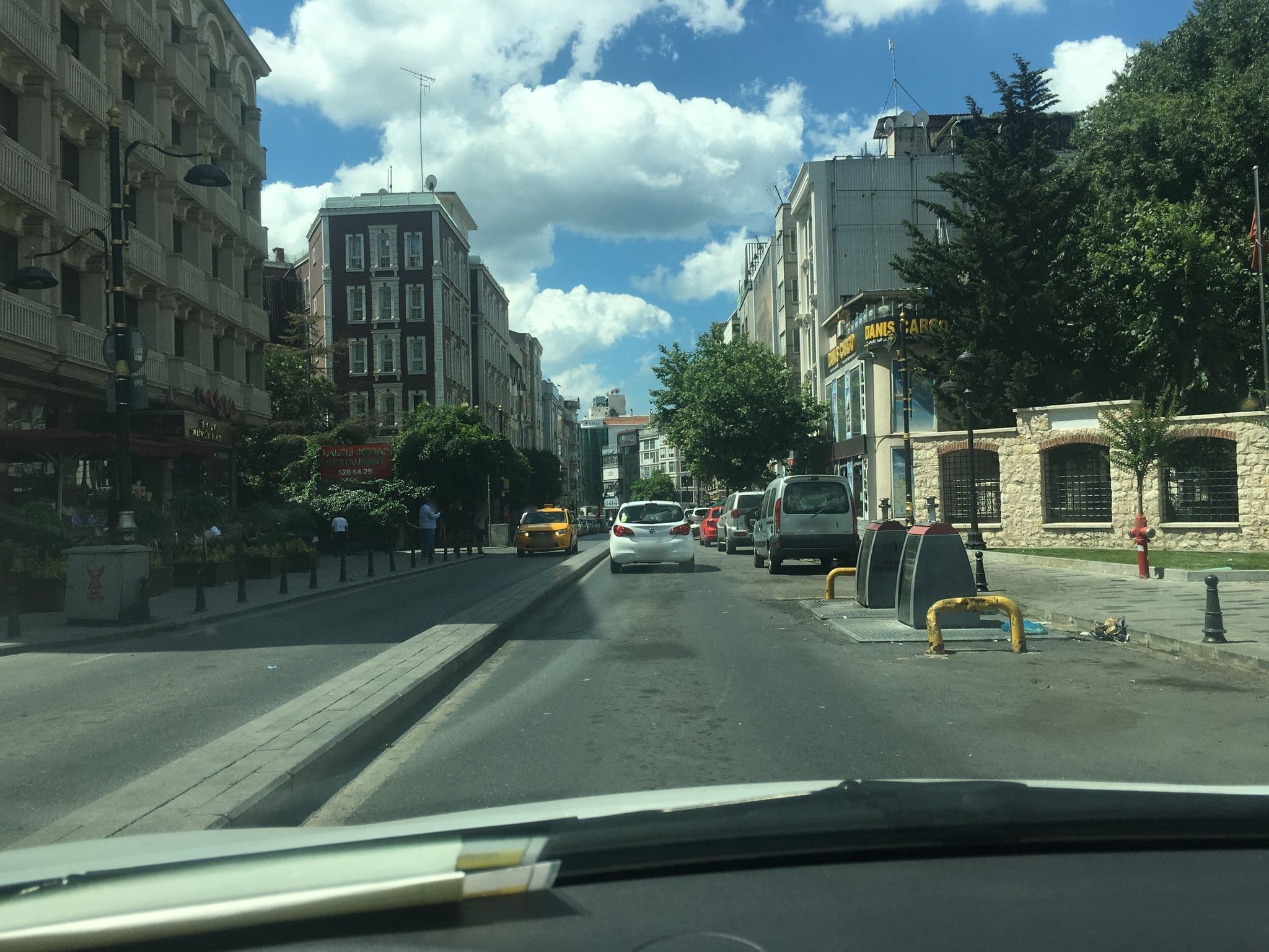 Street view near Hotel Büyük Hamit, Istanbul