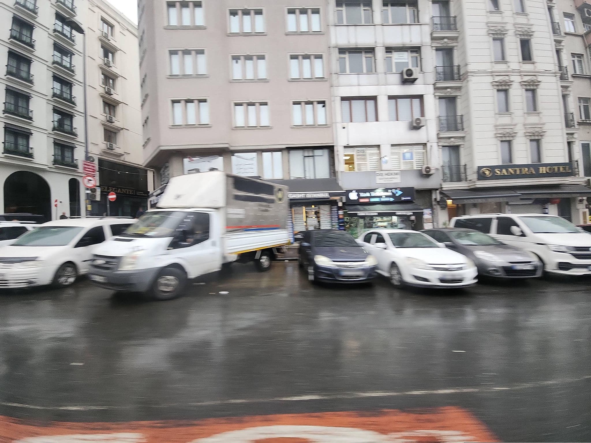 Street view near Alpin Hotel, Istanbul