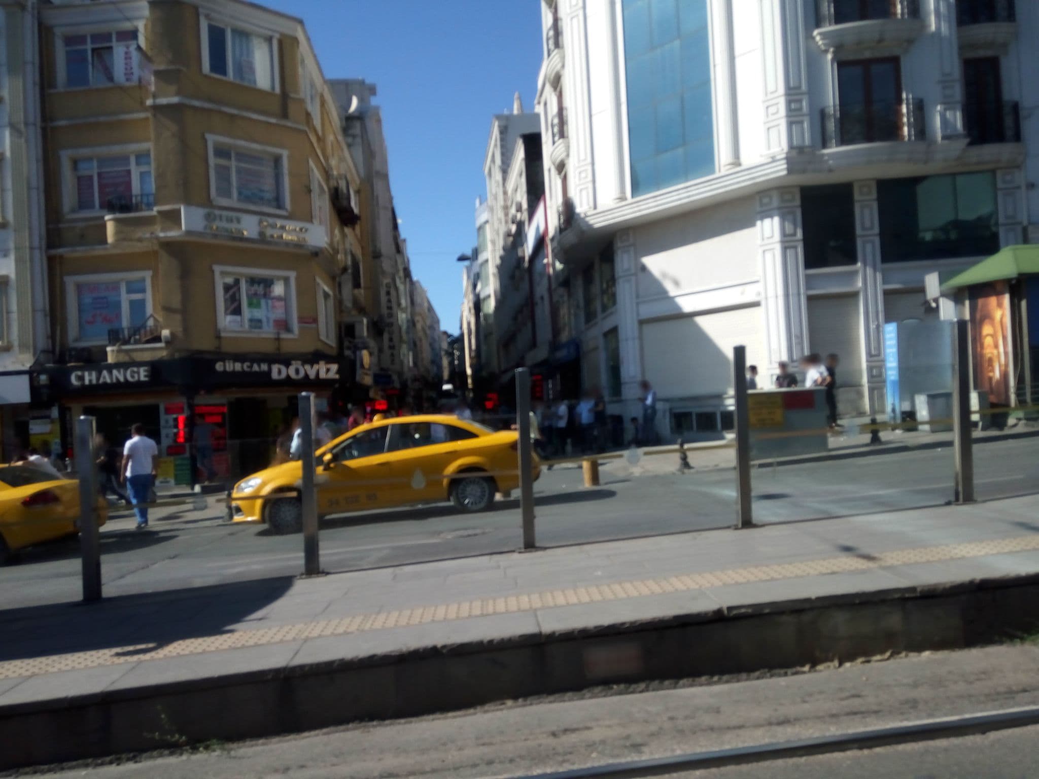 Street view near Denizli Hotel, Istanbul