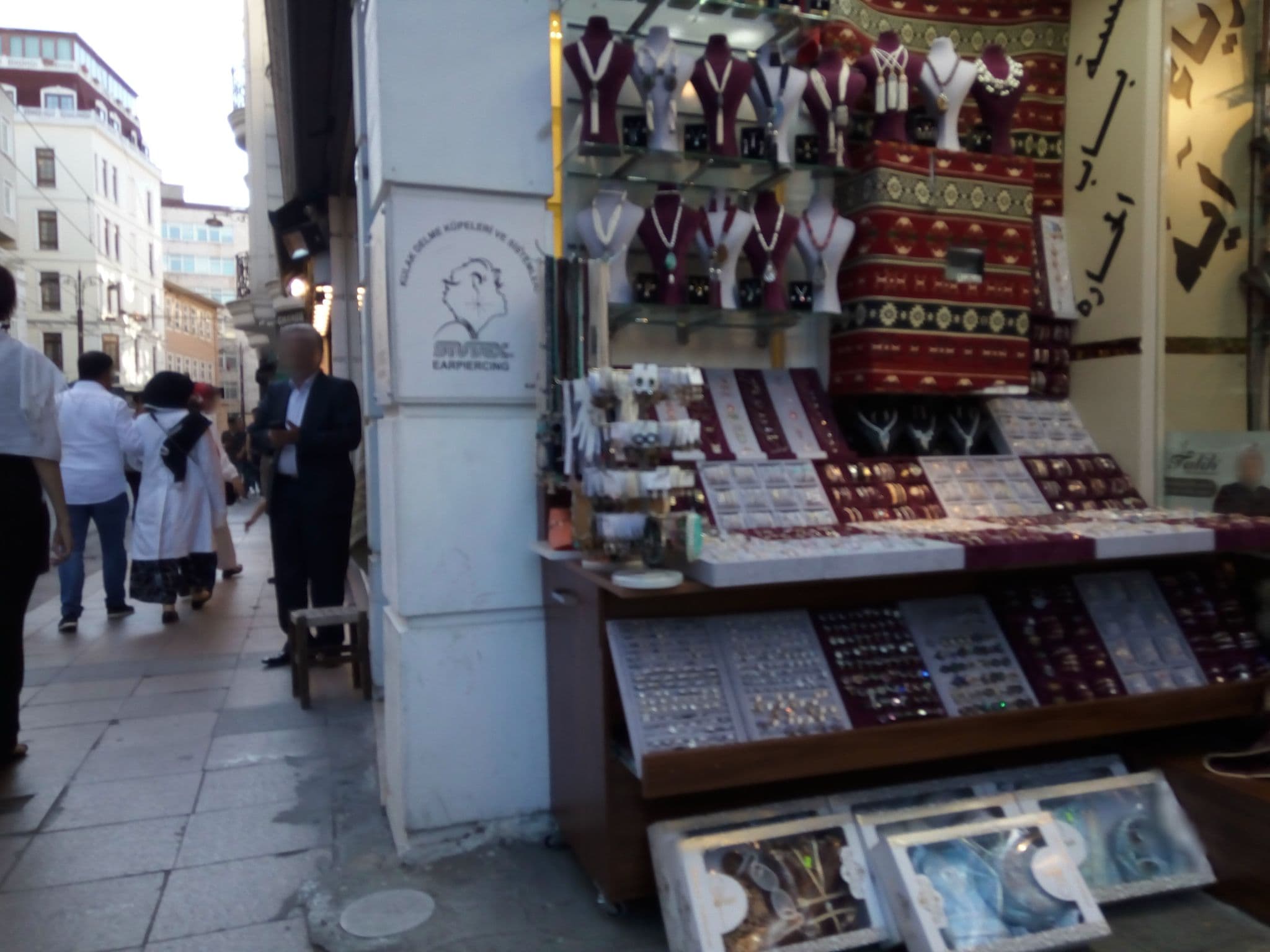 Street view near Sirkeci Mansion Hotel, Eminönü