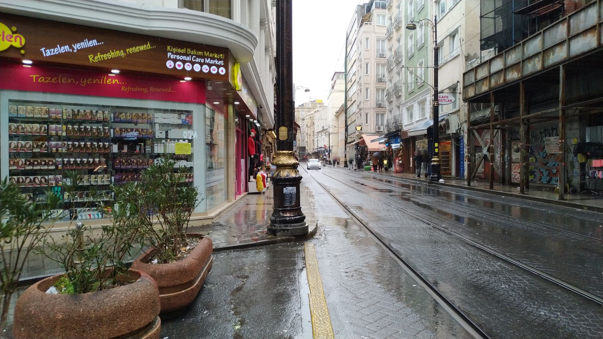 Street view near Brako Hotel, Eminönü
