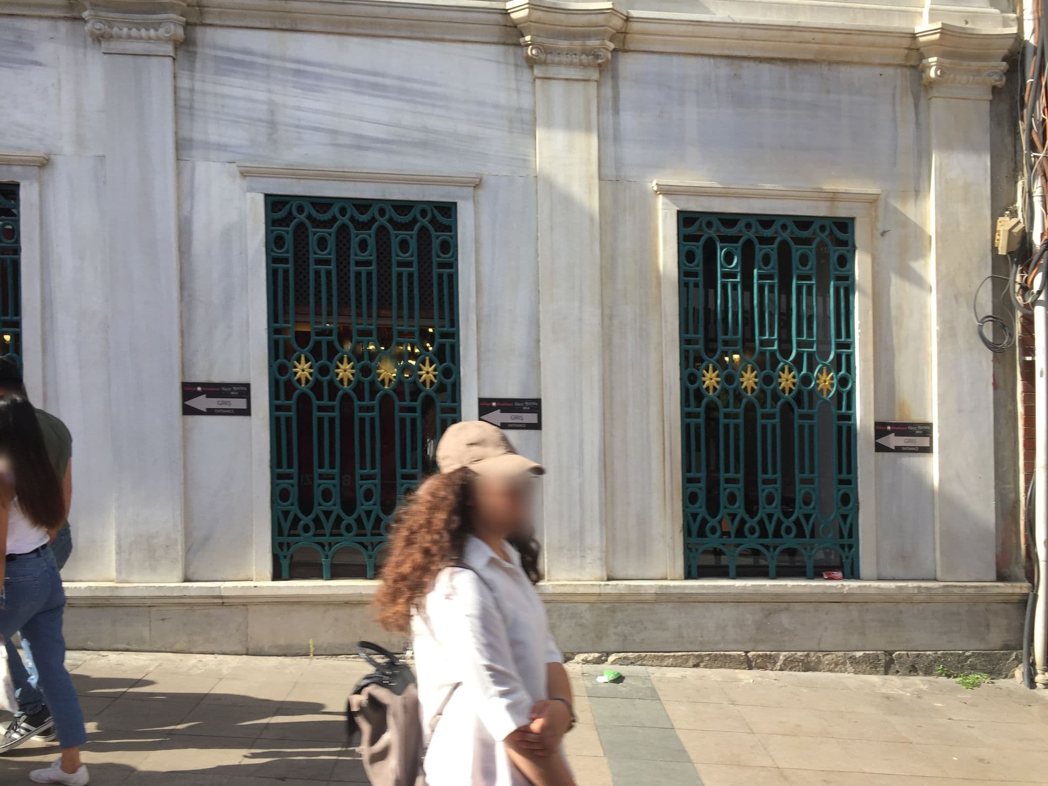 Street view near Ares Hotel Sultanahmet, Sultanahmet — © sessiznotalar (CC BY-SA · Mapillary)