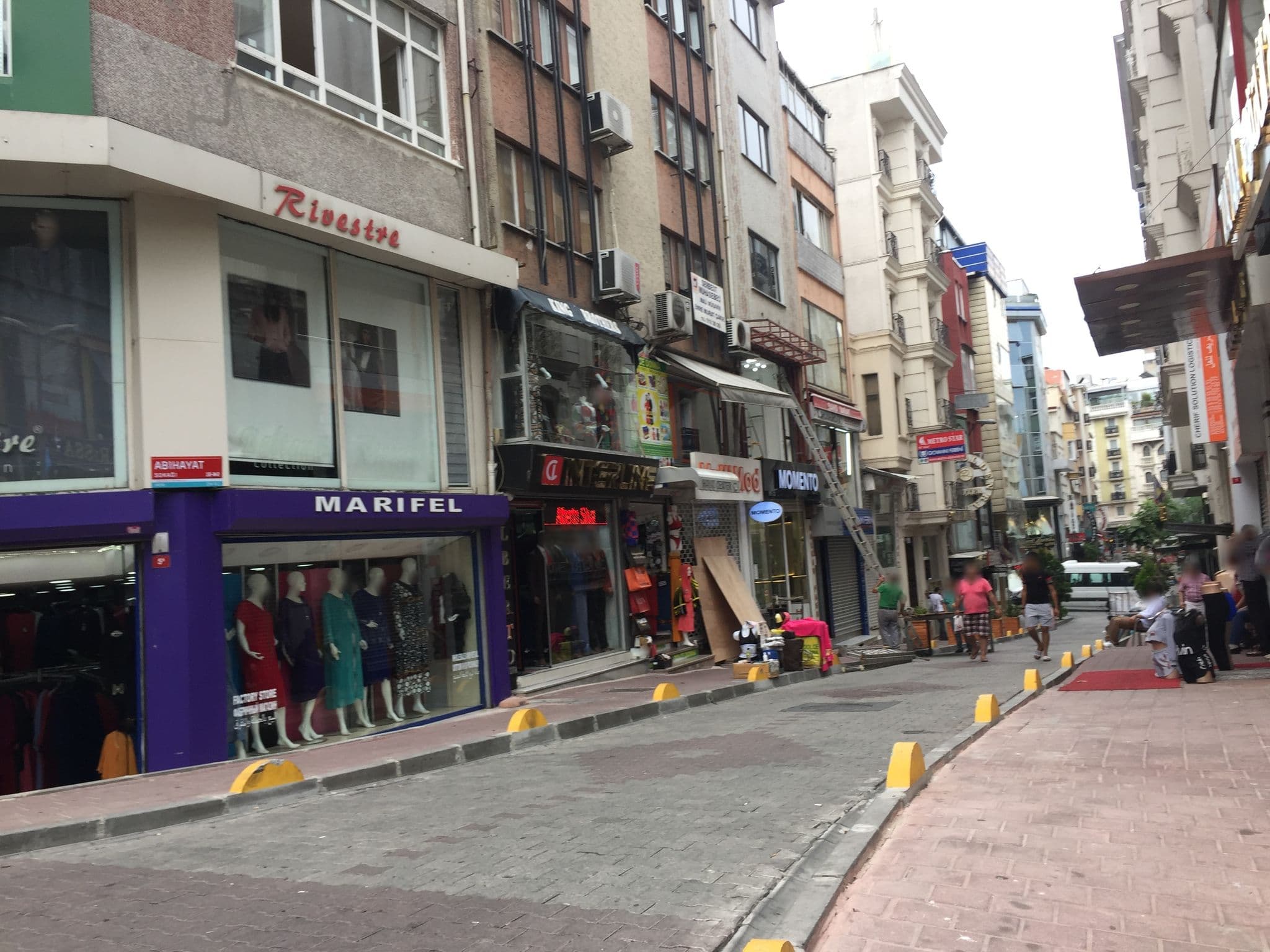 Street view near Momento hotel, Eminönü