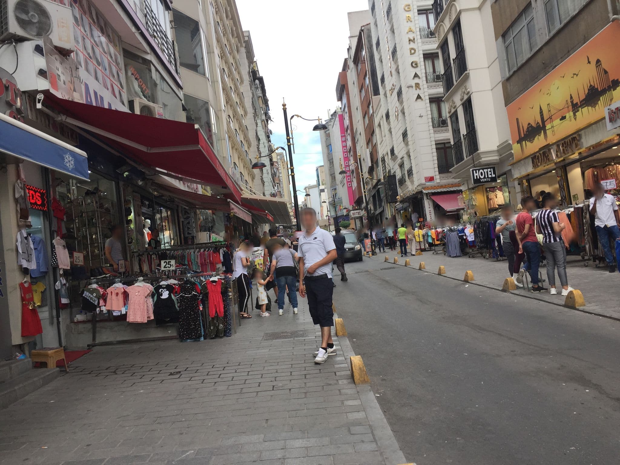 Street view near Istanbul Trend Hotel, Istanbul — © sessiznotalar (CC BY-SA · Mapillary)