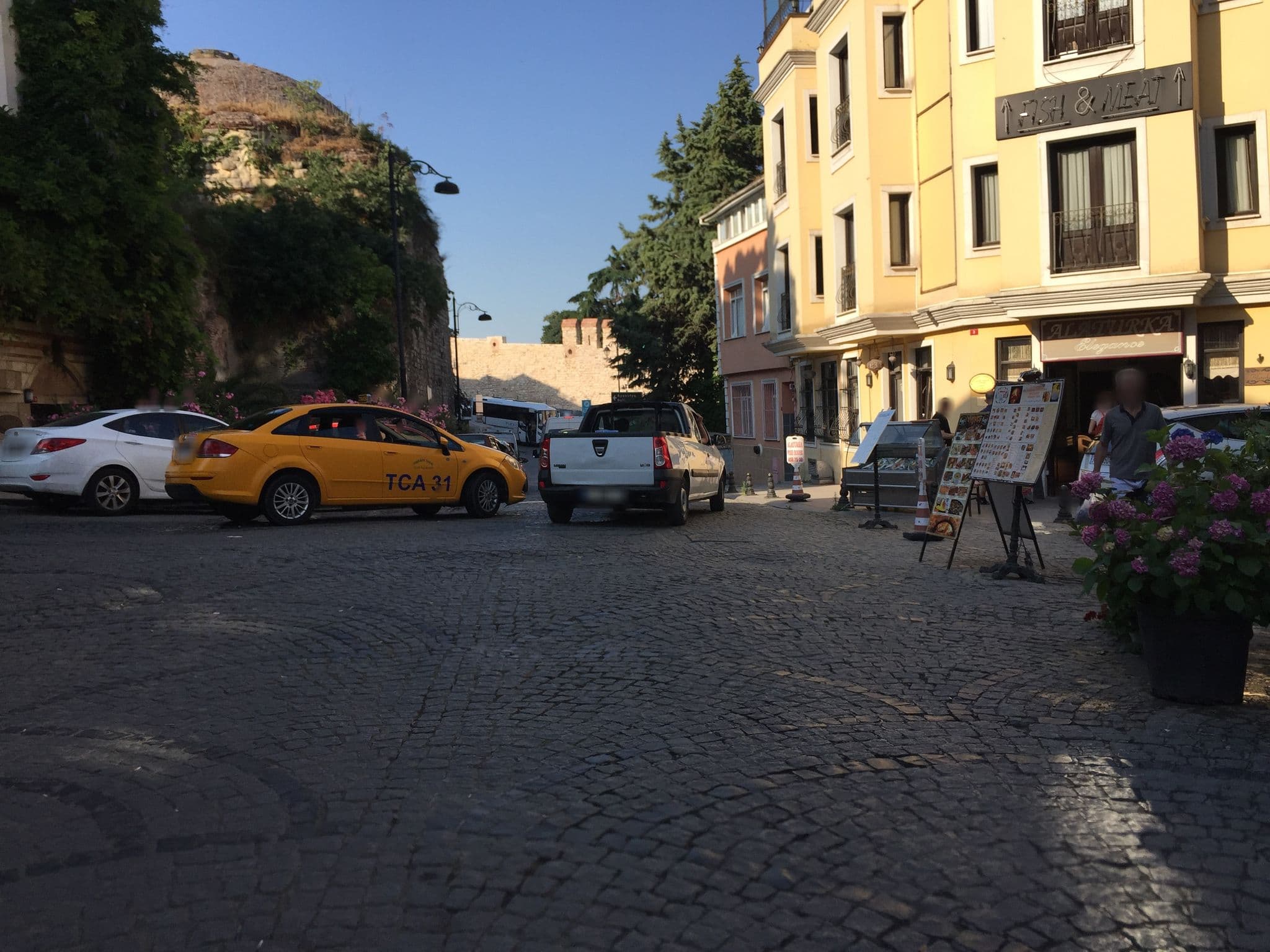 Street view near Hotel Gül Sultan, Sultanahmet