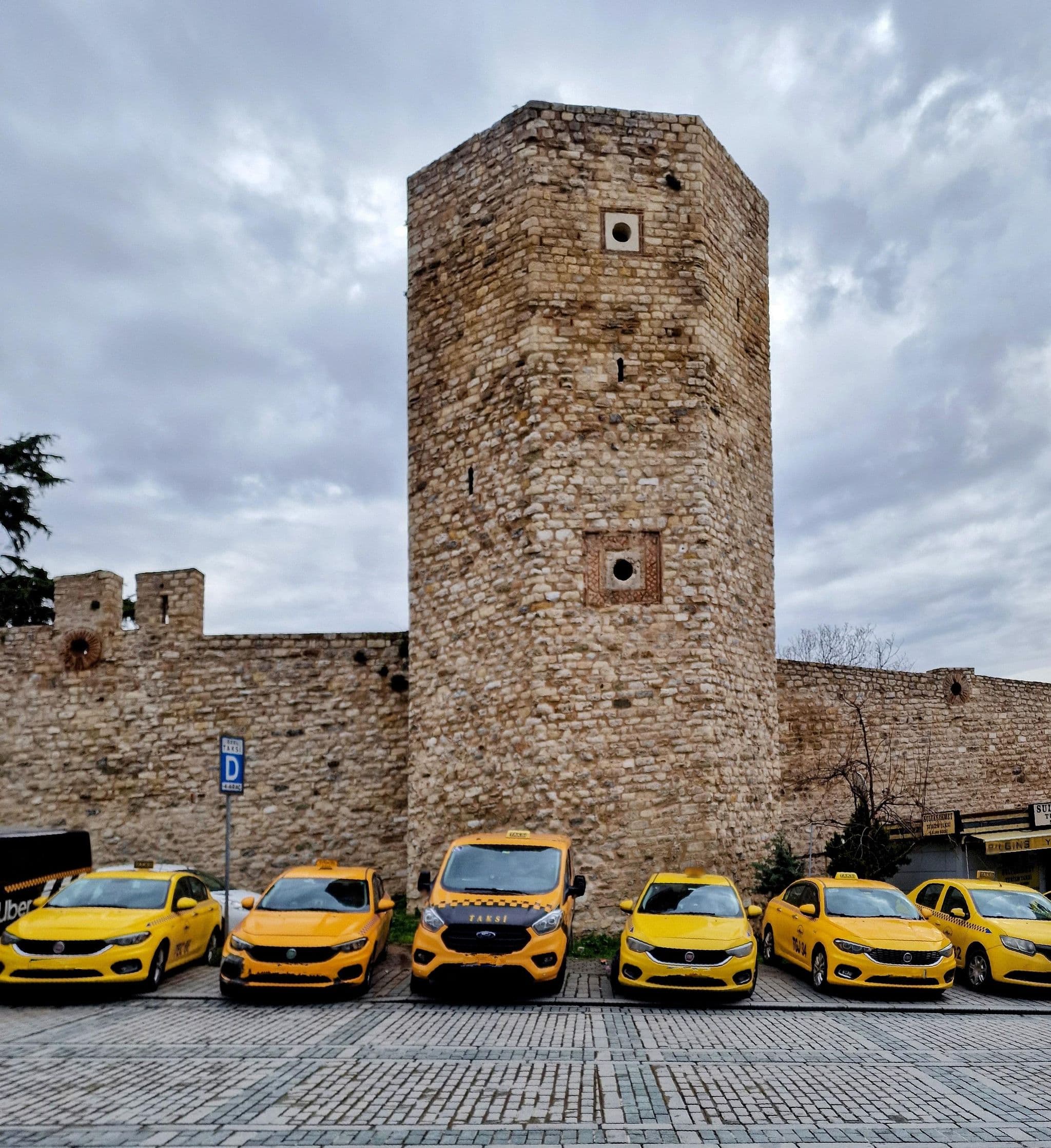 Street view near Best Island Hotel, Sultanahmet