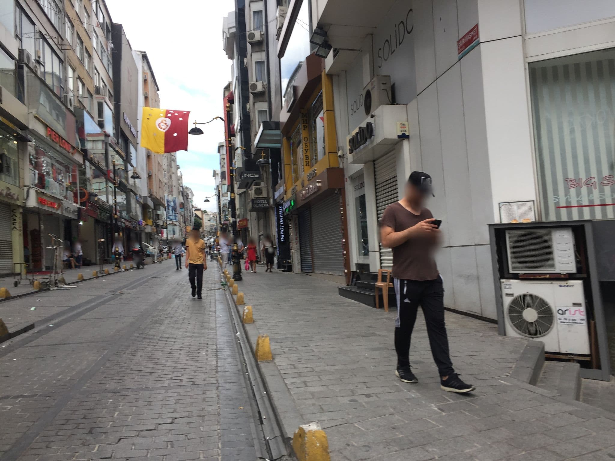 Street view near Hotel Geneva, Istanbul — © sessiznotalar (CC BY-SA · Mapillary)