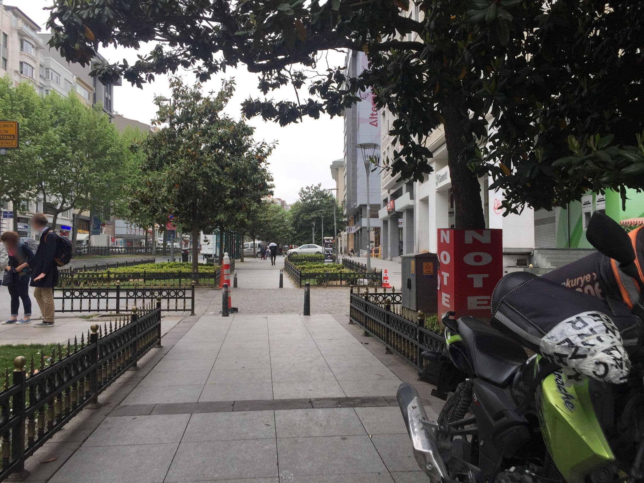 Street view near Konak, Şişli