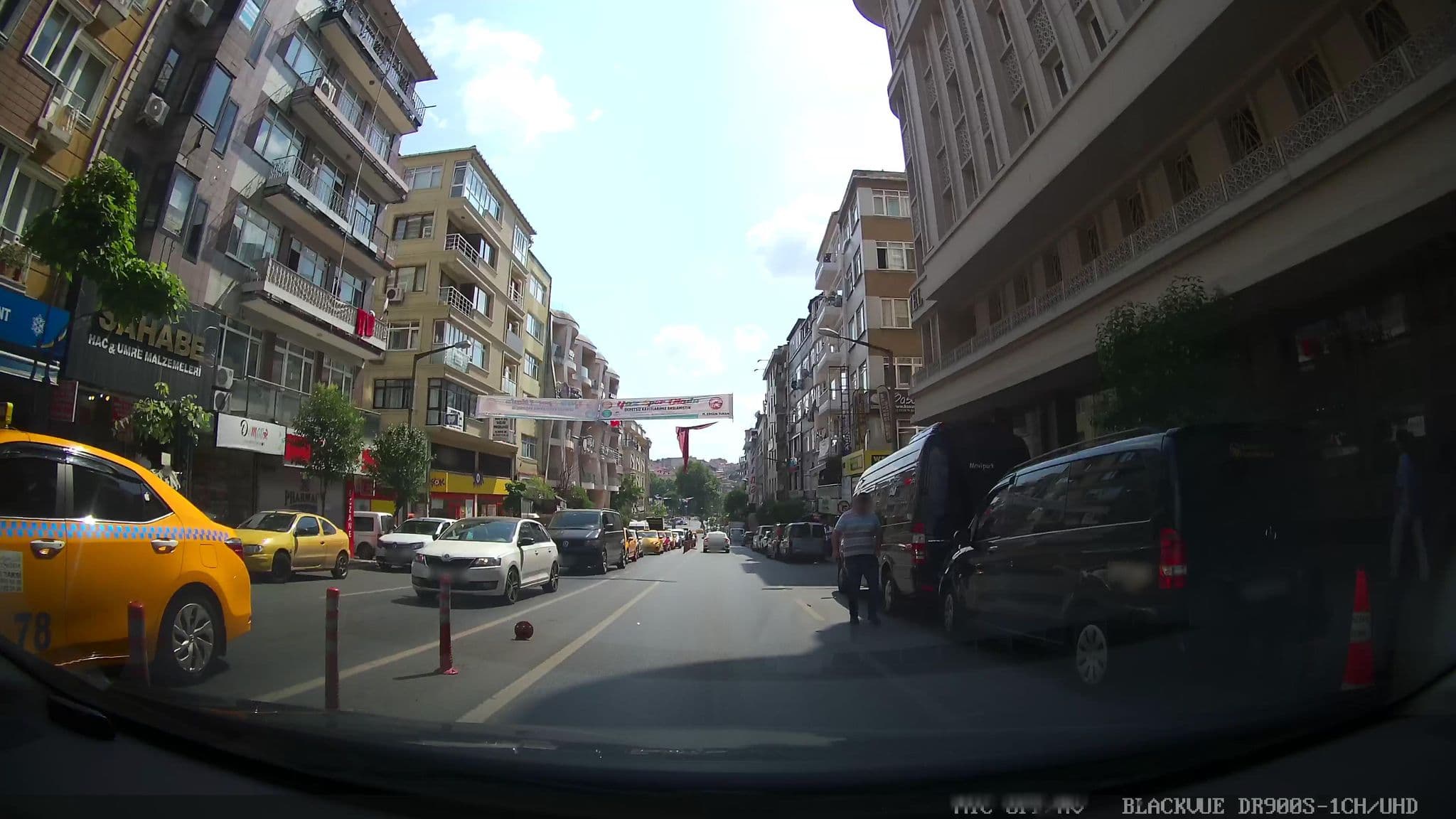 Street view near Berr Hotel, Fatih — © asturksever (CC BY-SA · Mapillary)