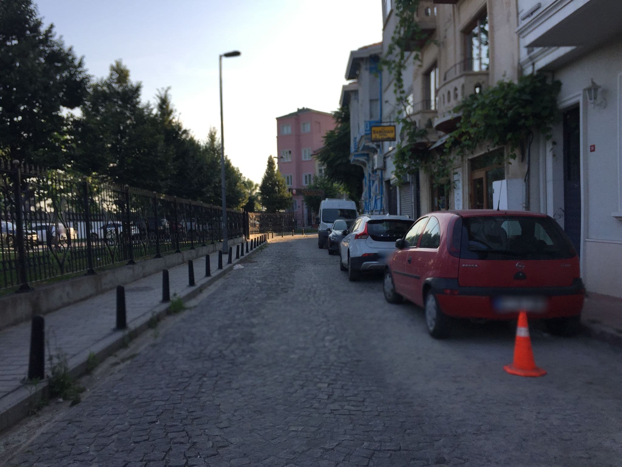 Street view near Saruhan Hotel, Sultanahmet