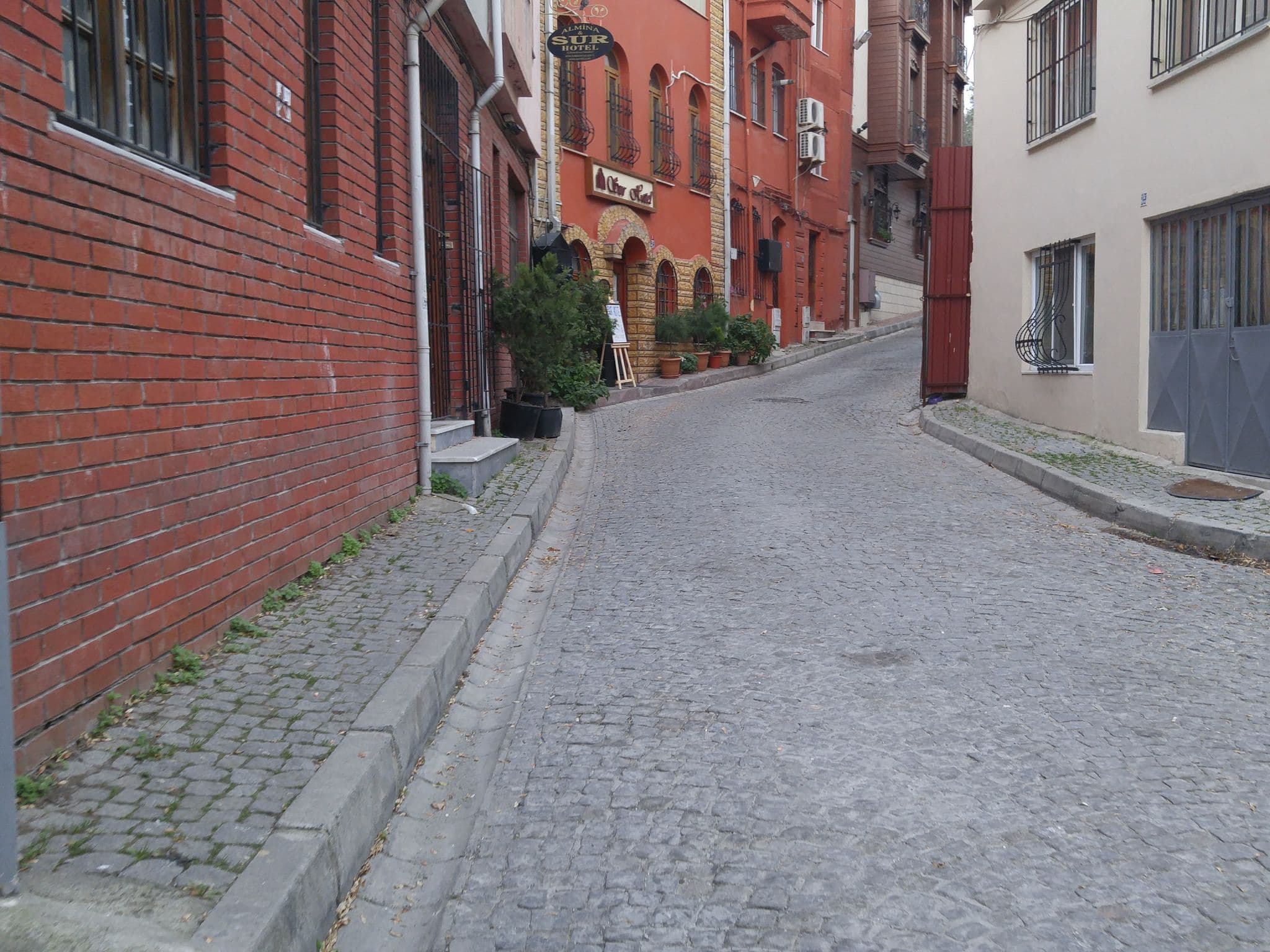 Street view near Sur Hotel, Sultanahmet