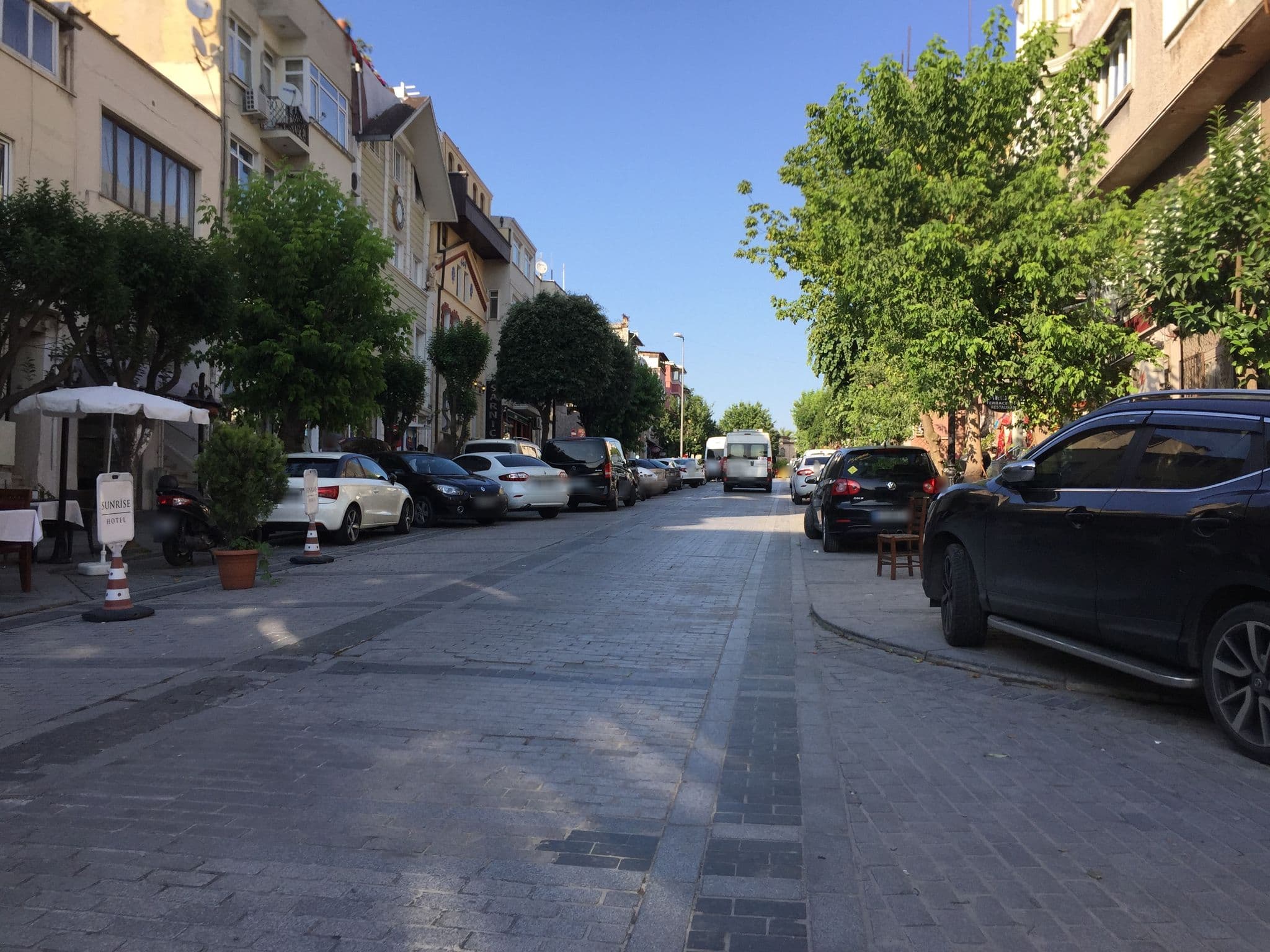 Street view near Istanbul Holiday Hotel, Sultanahmet