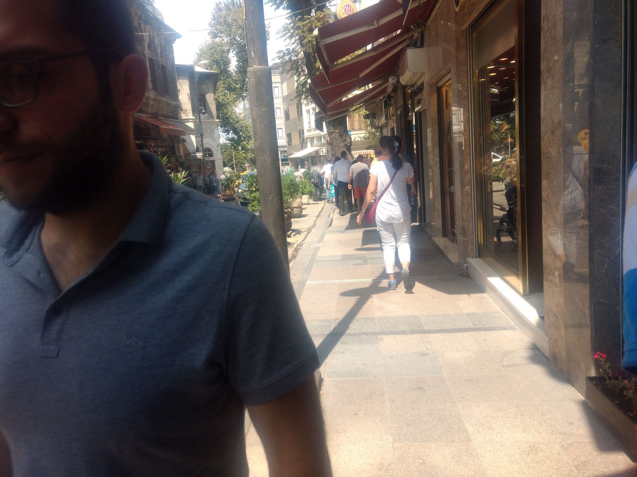 Street view near Vault karakoy, Eminönü — © mapeadora (CC BY-SA · Mapillary)