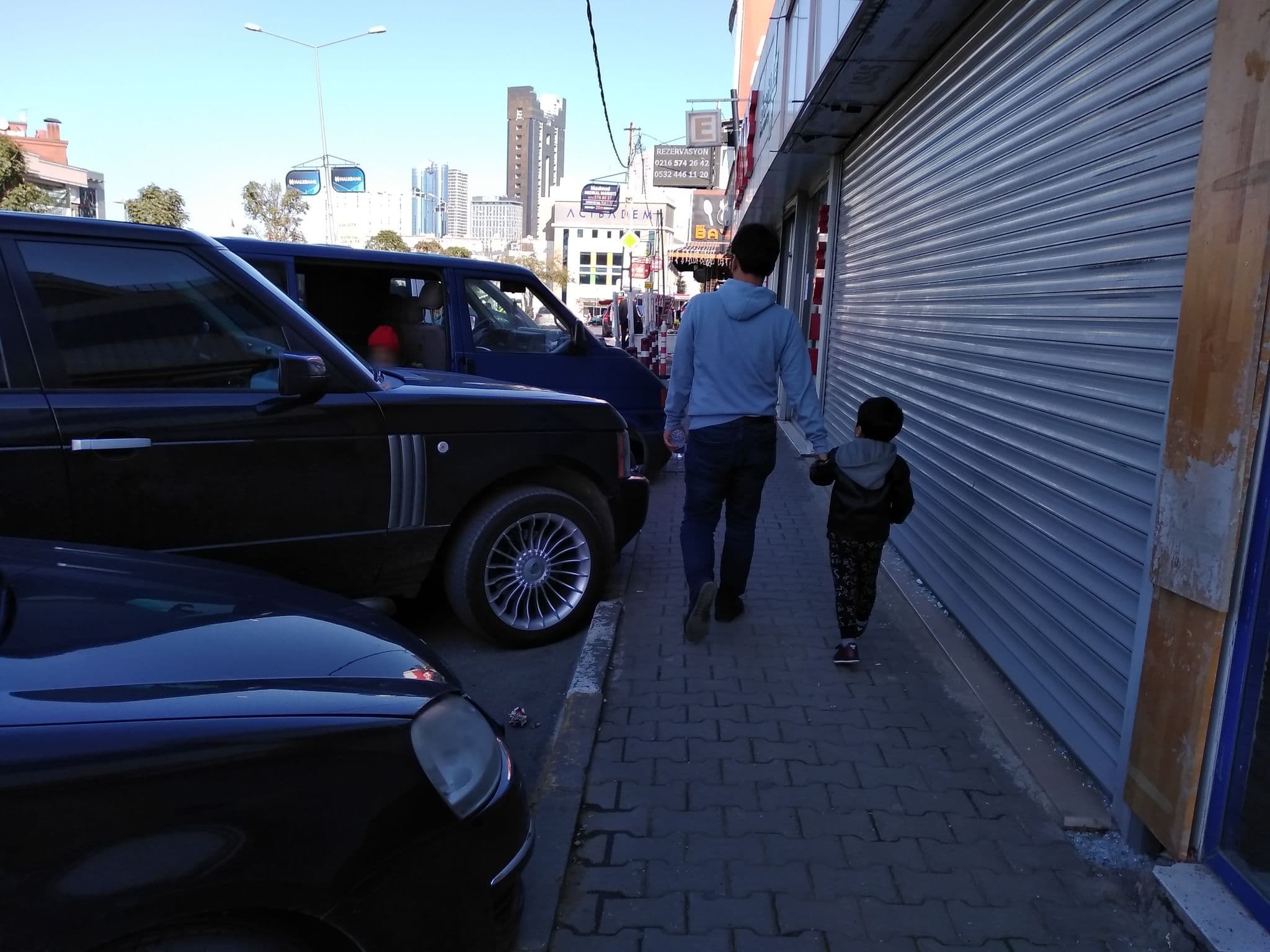 Street view near Asia City Hotel, Ataşehir — © boracasli (CC BY-SA · Mapillary)
