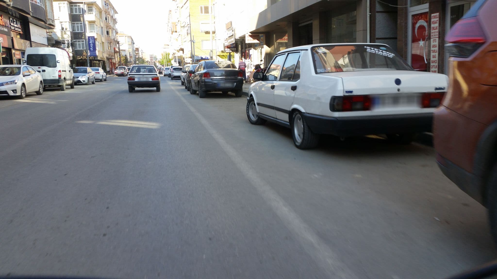Street view near Gülten Yılmaz Apartmanı, Çerkezköy — © sis651 (CC BY-SA · Mapillary)