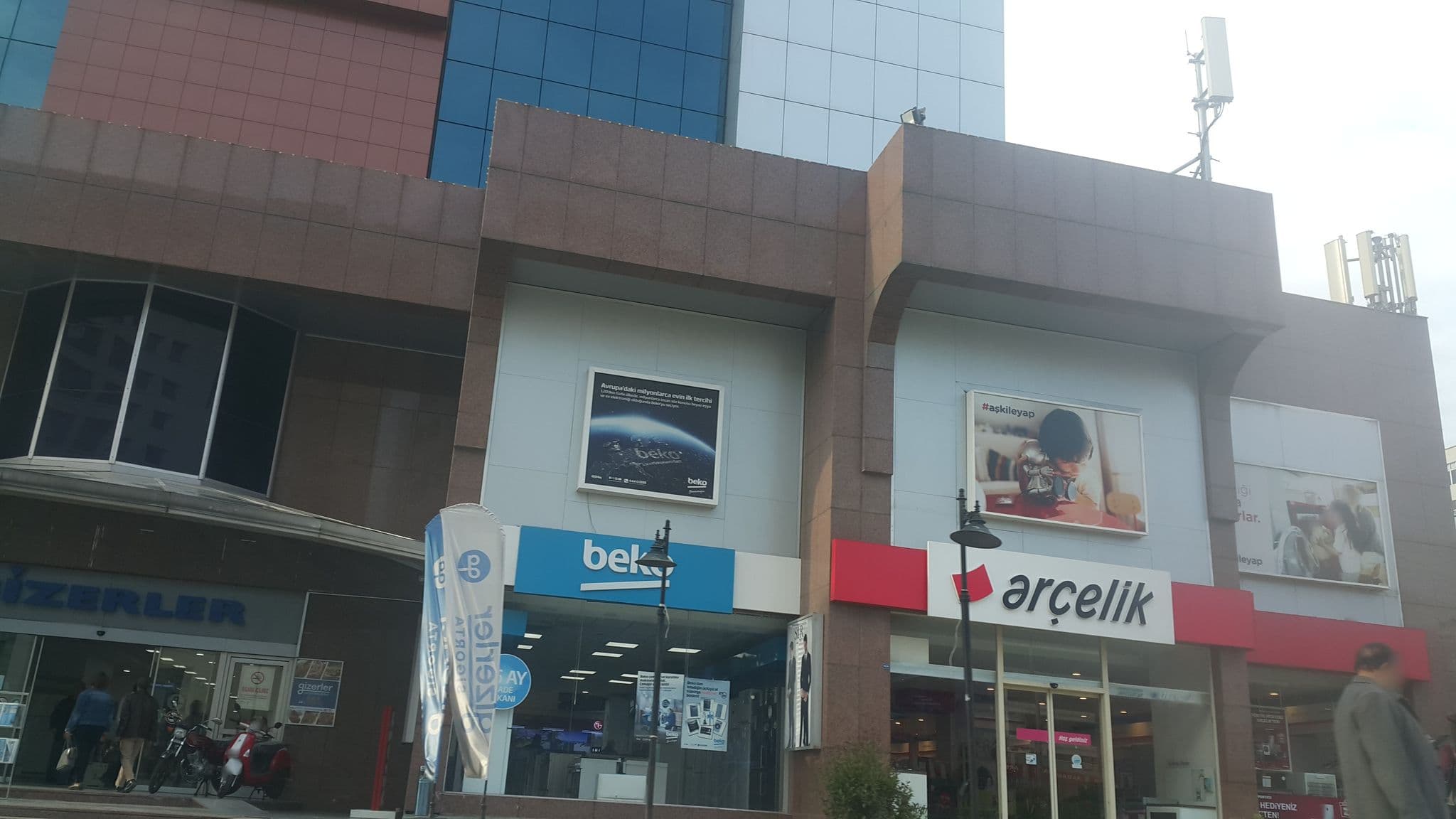 Street view near Divan, Adana — © kunduzh (CC BY-SA · Mapillary)