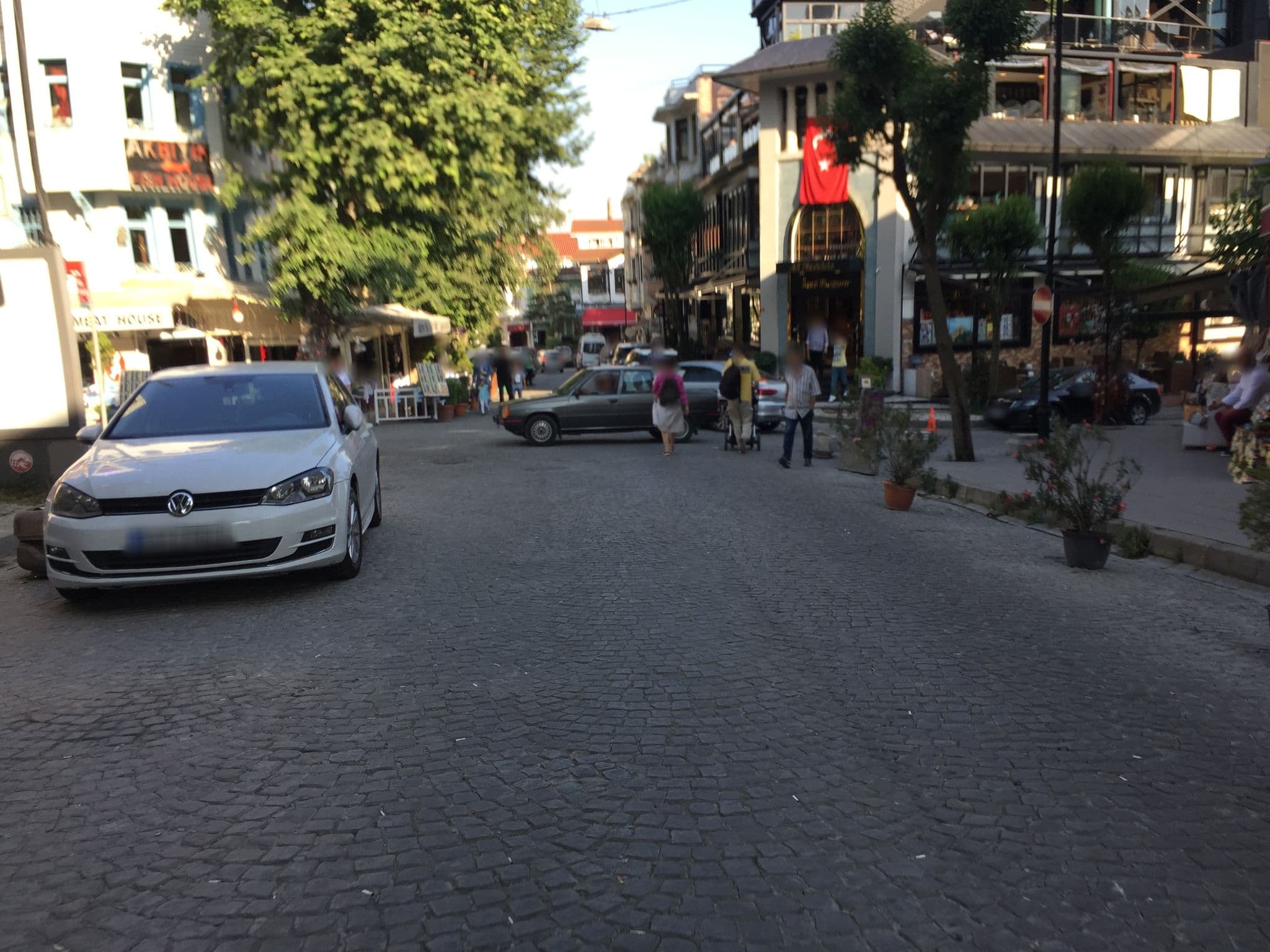 Street view near Nobel hostel, Sultanahmet — © sessiznotalar (CC BY-SA · Mapillary)