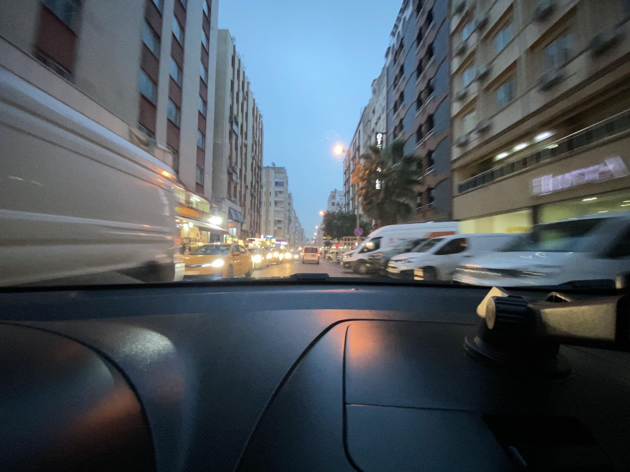 Street view near Hostaparkhotel, Mersin — © Seyfettin033 (CC BY-SA · Mapillary)