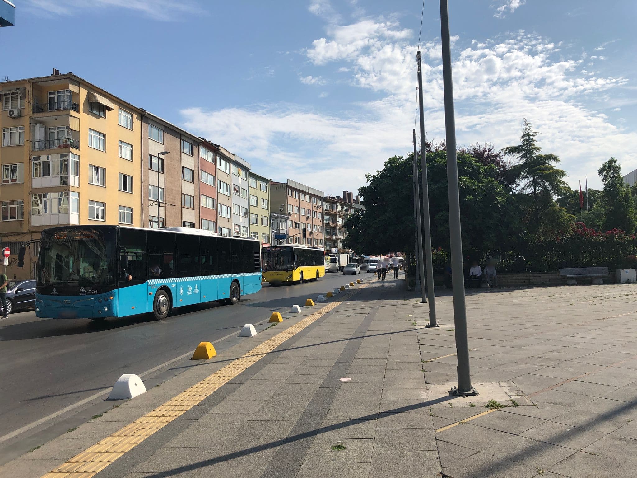 Street view near Naima Anne Konuk Evi, Altunizade — © oguzhaner (CC BY-SA · Mapillary)