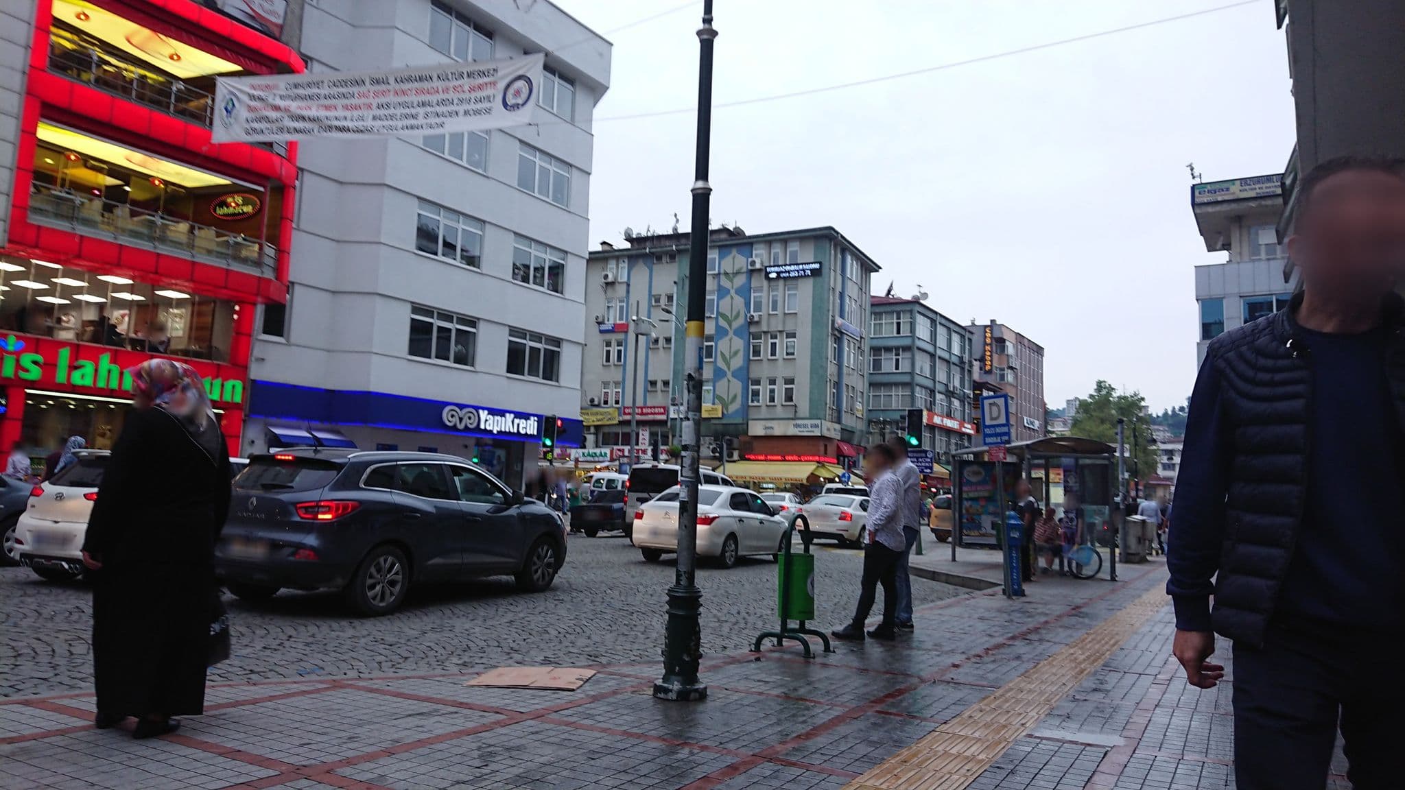 Street view near Erdem Hotel, Rize — © kubikanber (CC BY-SA · Mapillary)