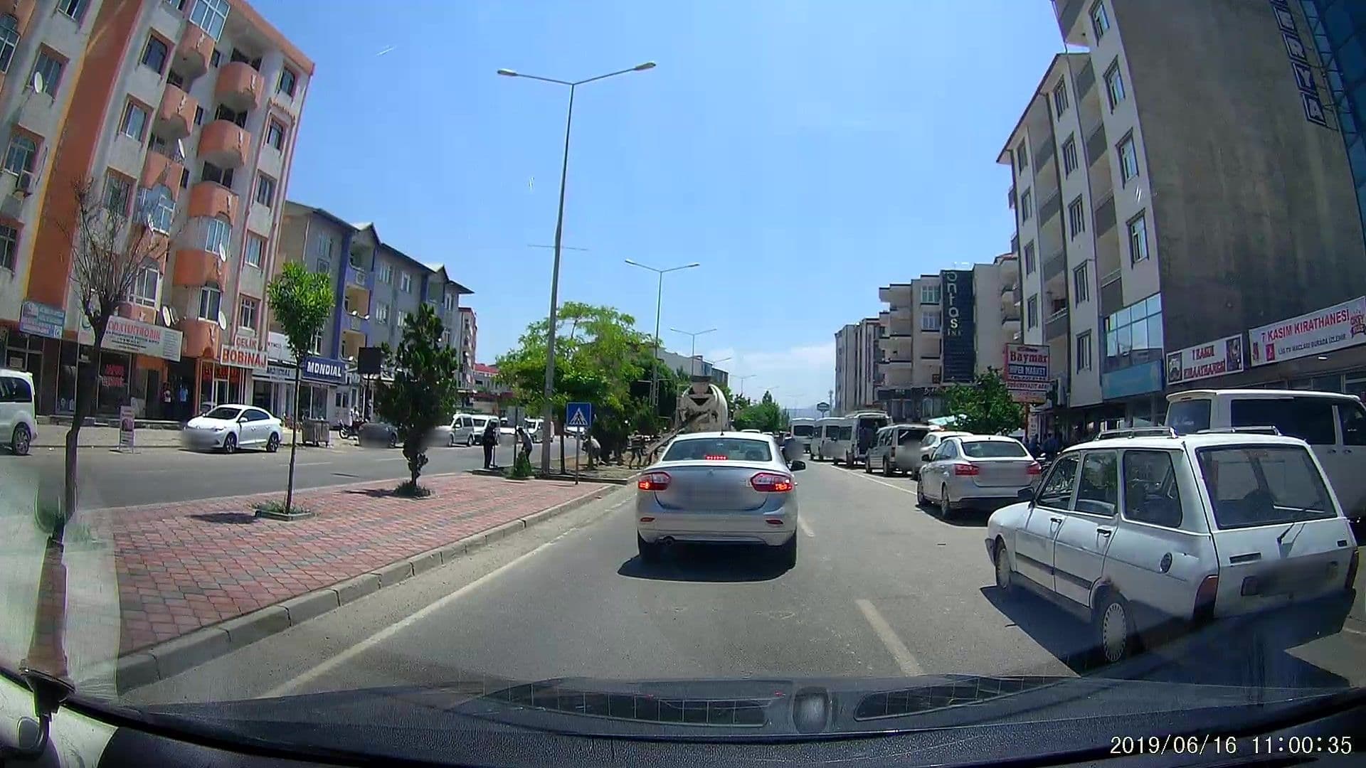 Street view near Grand Derya Otel, Iğdır — © healixx (CC BY-SA · Mapillary)
