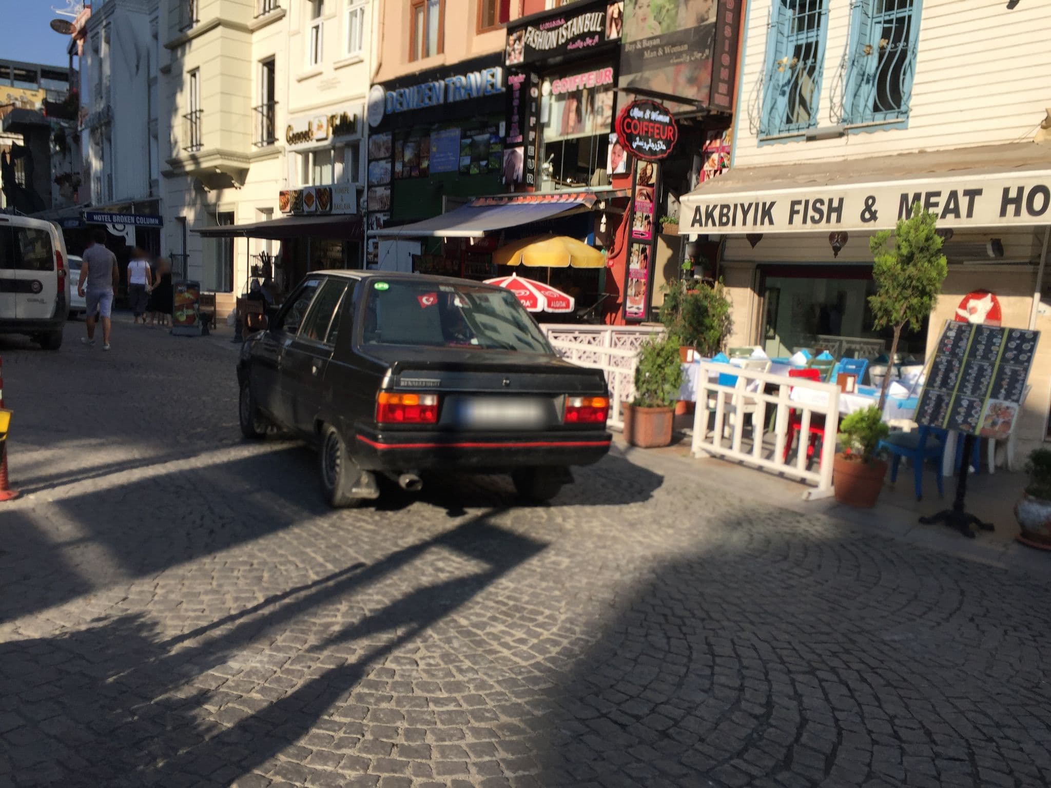 Street view near Lamp Hotel, Sultanahmet — © sessiznotalar (CC BY-SA · Mapillary)