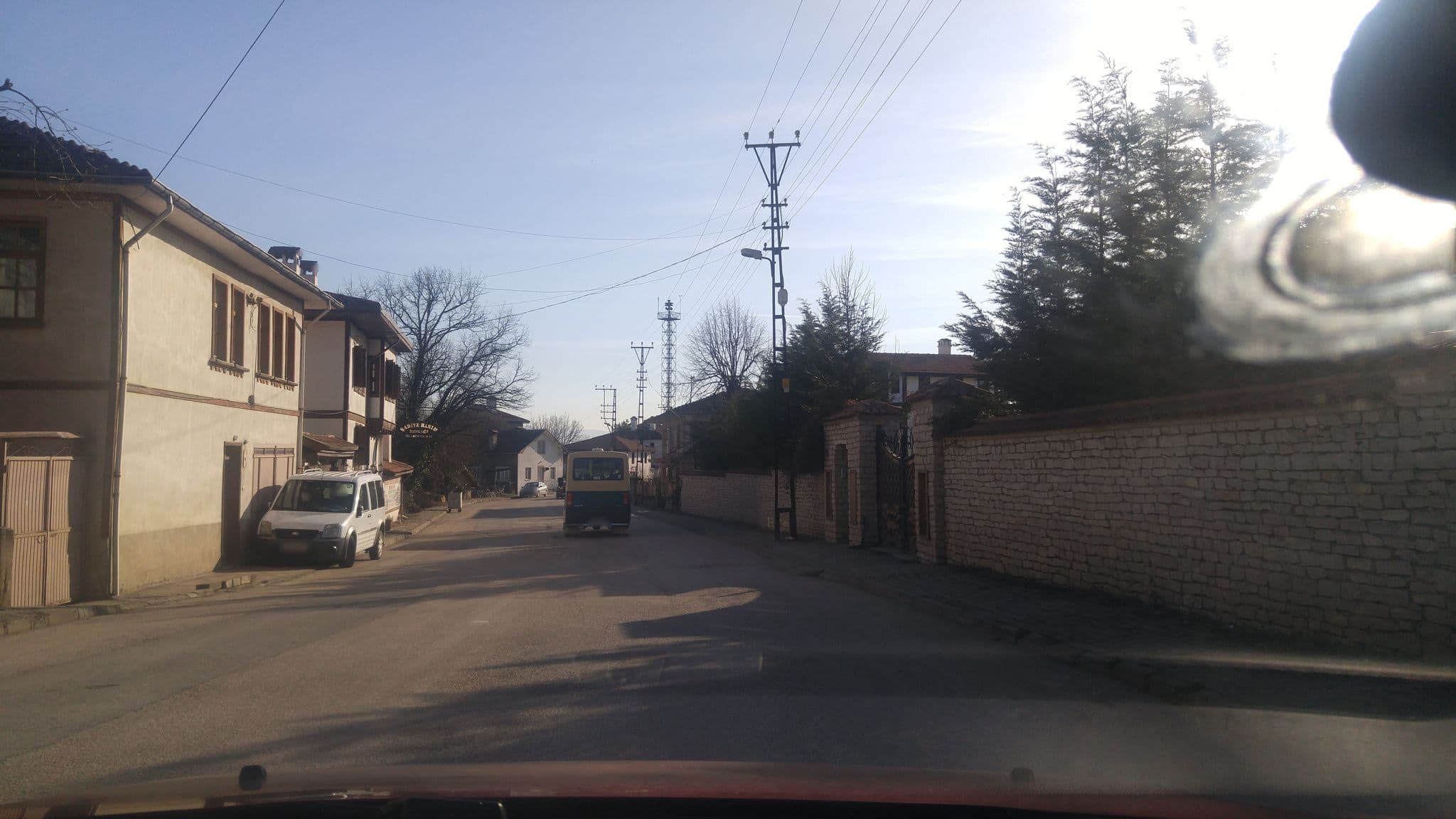 Street view near Şadiye Hanım Konağı - Restaurant & Hôtel, Safranbolu — © mryazar (CC BY-SA · Mapillary)