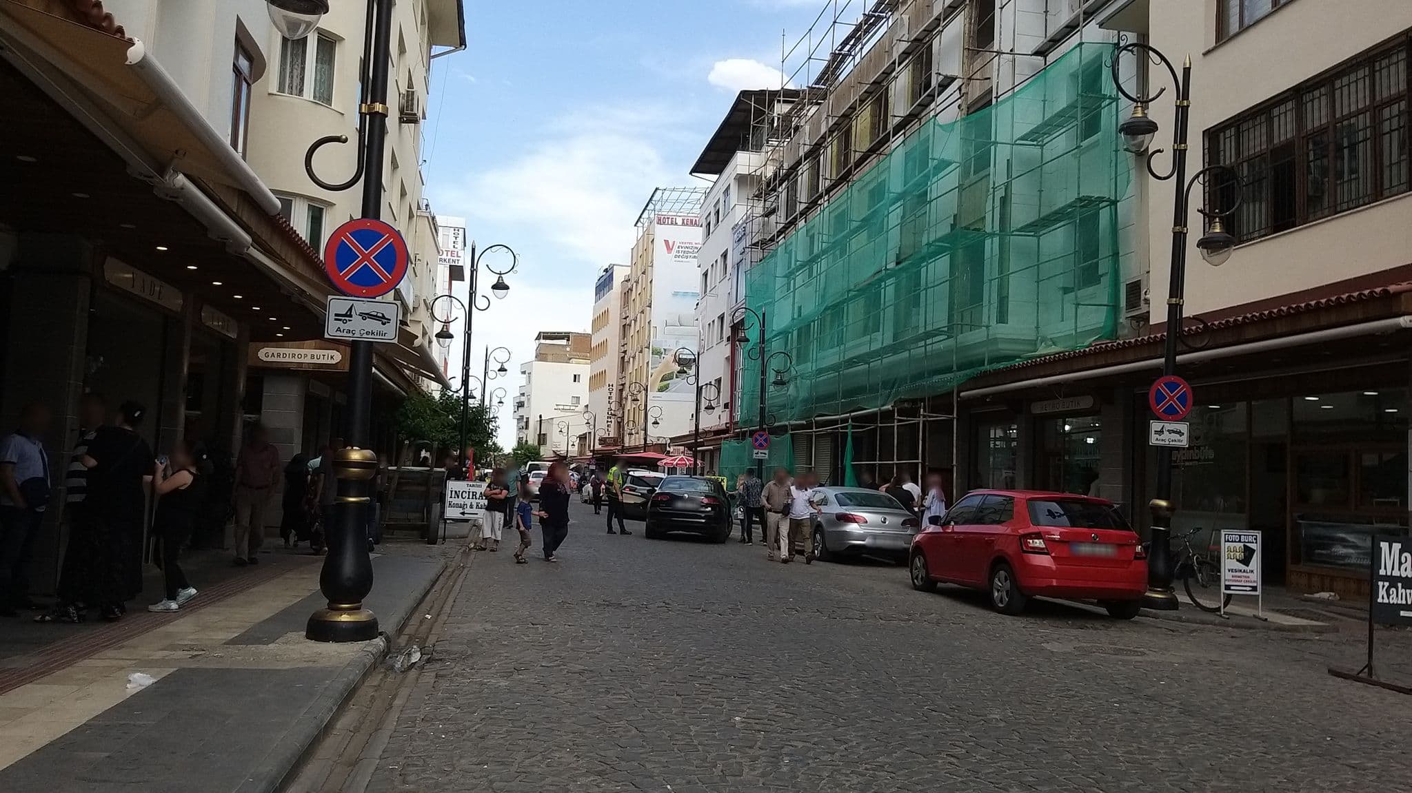 Street view near Hotel Demir, Diyarbakır — © nesim (CC BY-SA · Mapillary)