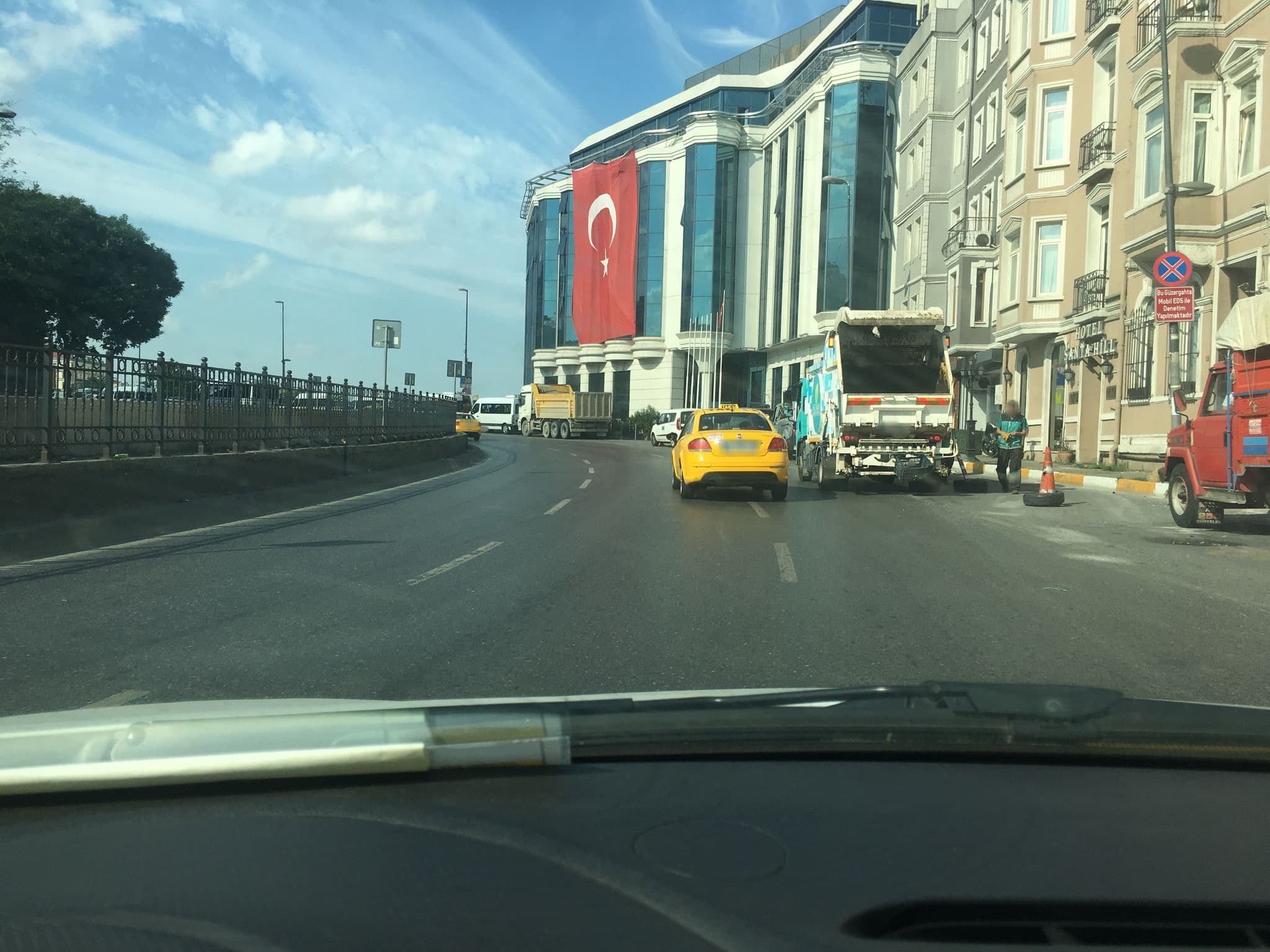 Street view near Hotel Santa Hill, Eminönü