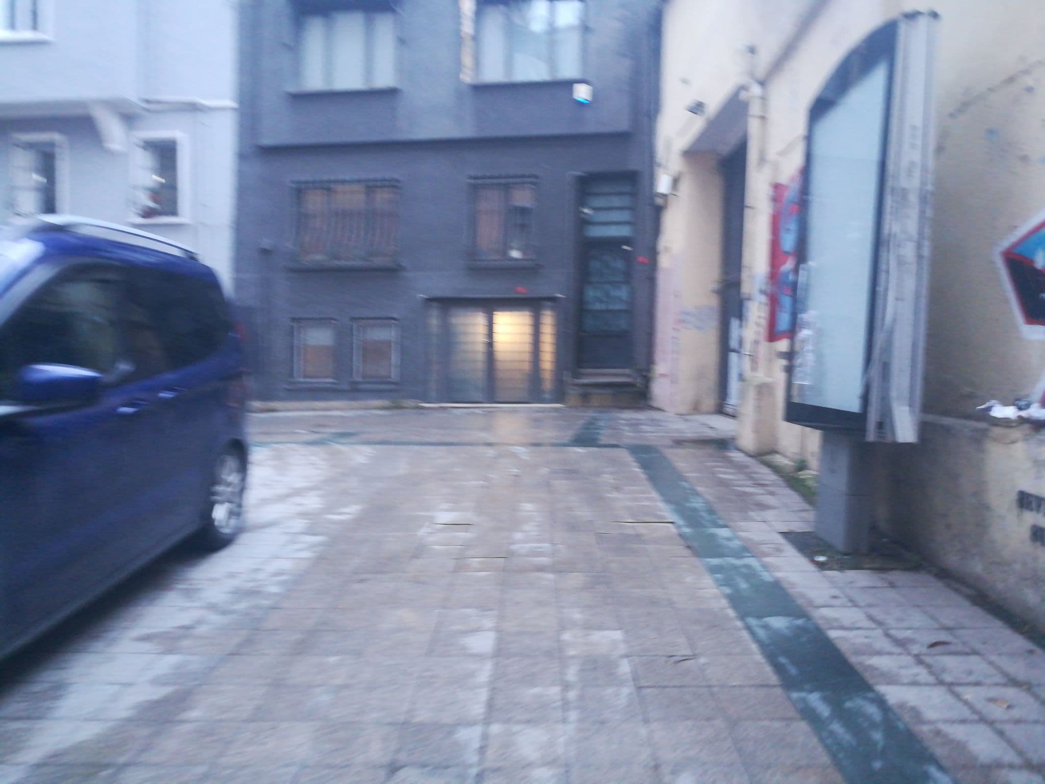 Street view near The House of Tulpan, Eminönü