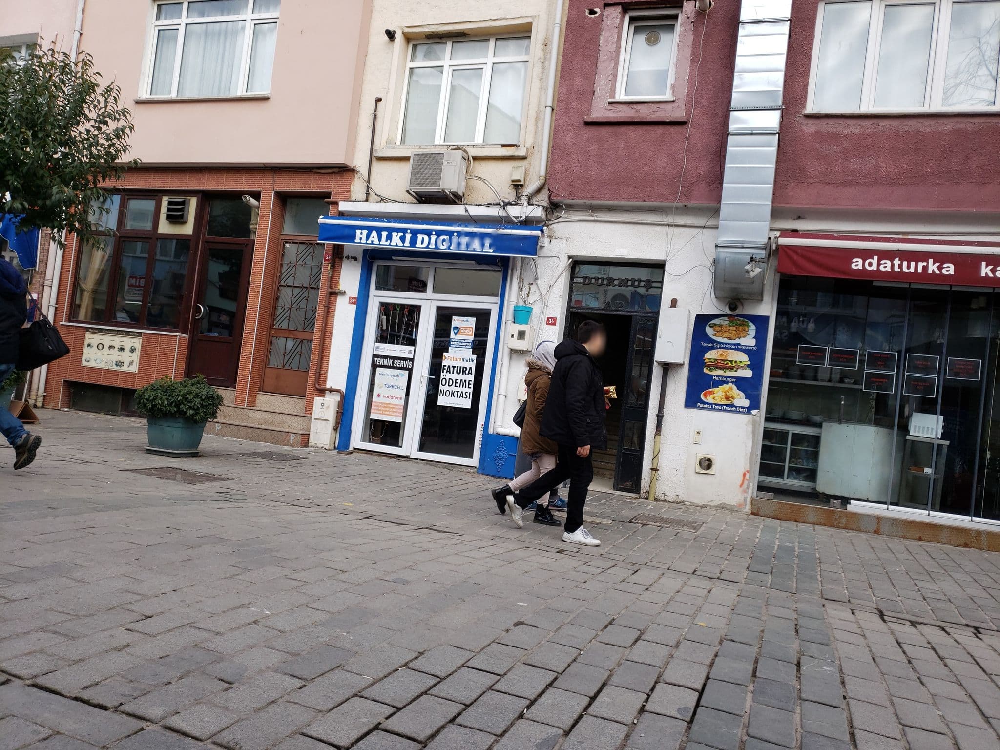Street view near Özdemir Pansiyon, Heybeliada — © mapfool (CC BY-SA · Mapillary)