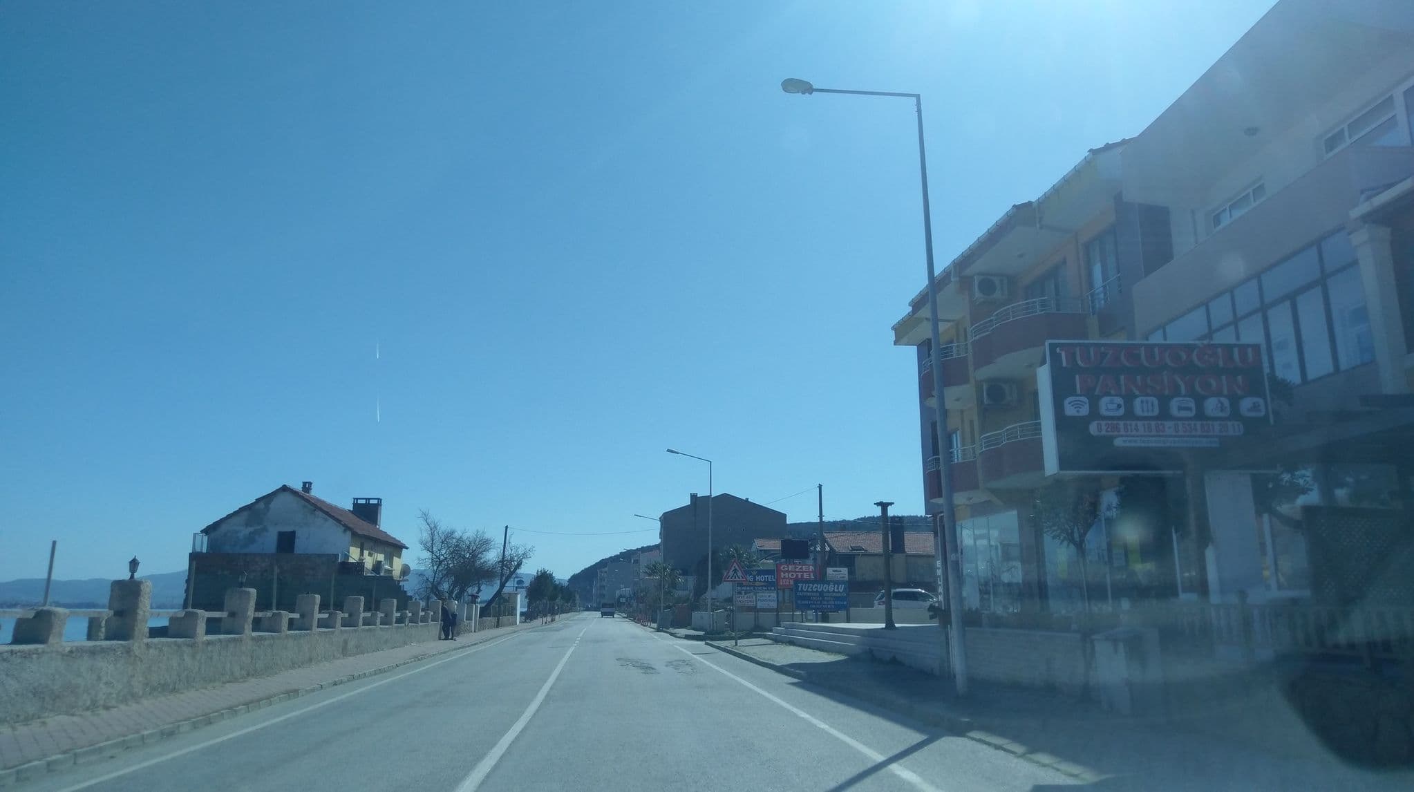 Street view near Tuzcuoğlu Pansiyon, Eceabat — © ozkanilyasaksu (CC BY-SA · Mapillary)
