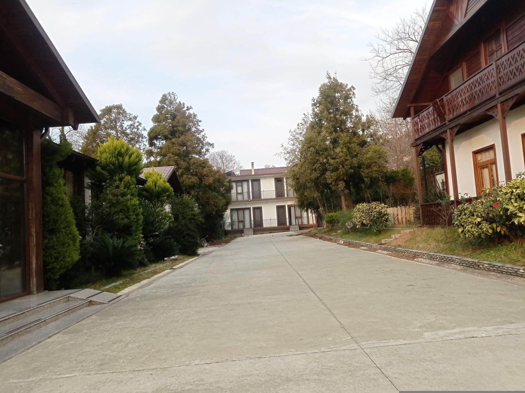 Street view near Butik Otel, Hopa — © shoorick (CC BY-SA · Mapillary)