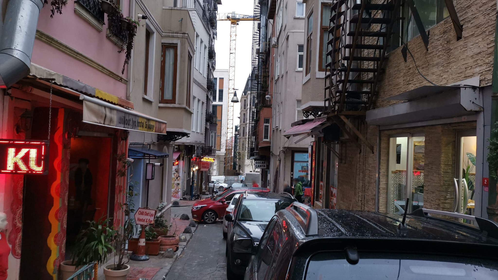 Street view near Chilloutlya Hostel & Lounge, Eminönü