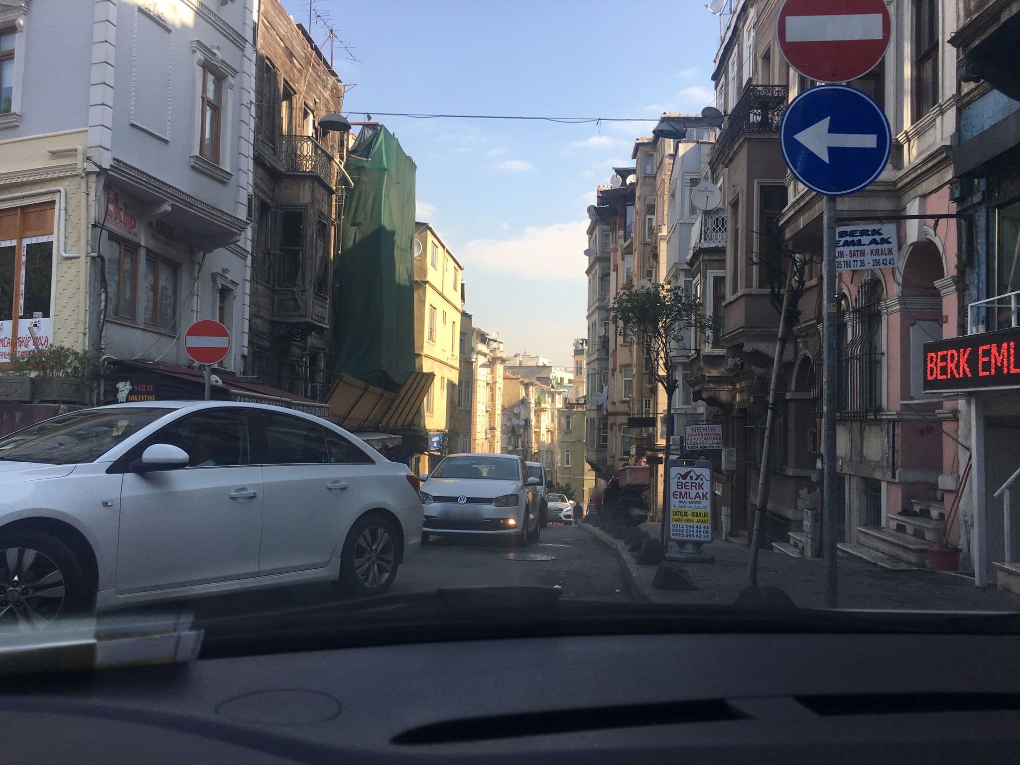 Street view near Verna, Eminönü