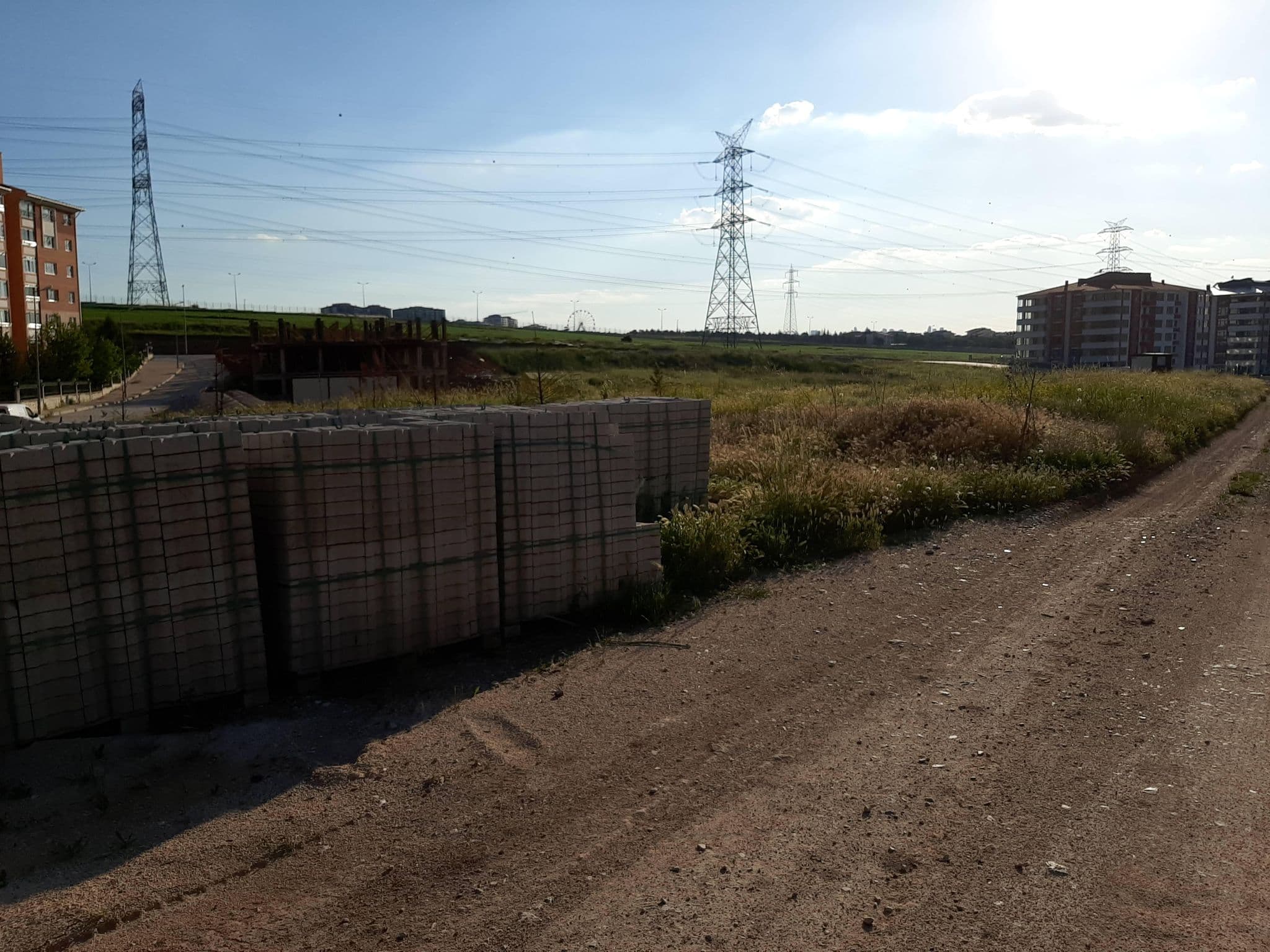 Street view near C2-82, Gölbaşı — © BeronTheColossus (CC BY-SA · Mapillary)