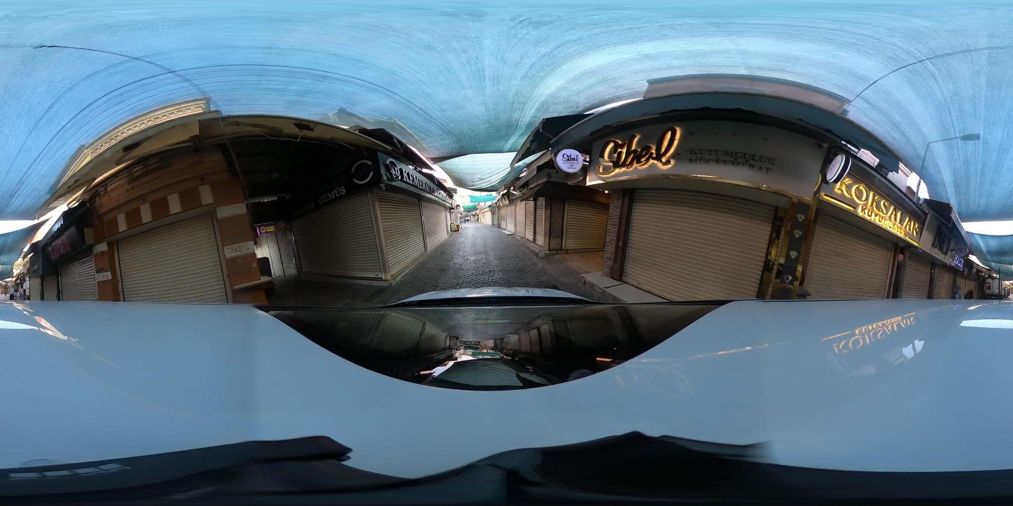 Street view near L'Agora Old Town, İzmir — © argeyenilik (CC BY-SA · Mapillary)