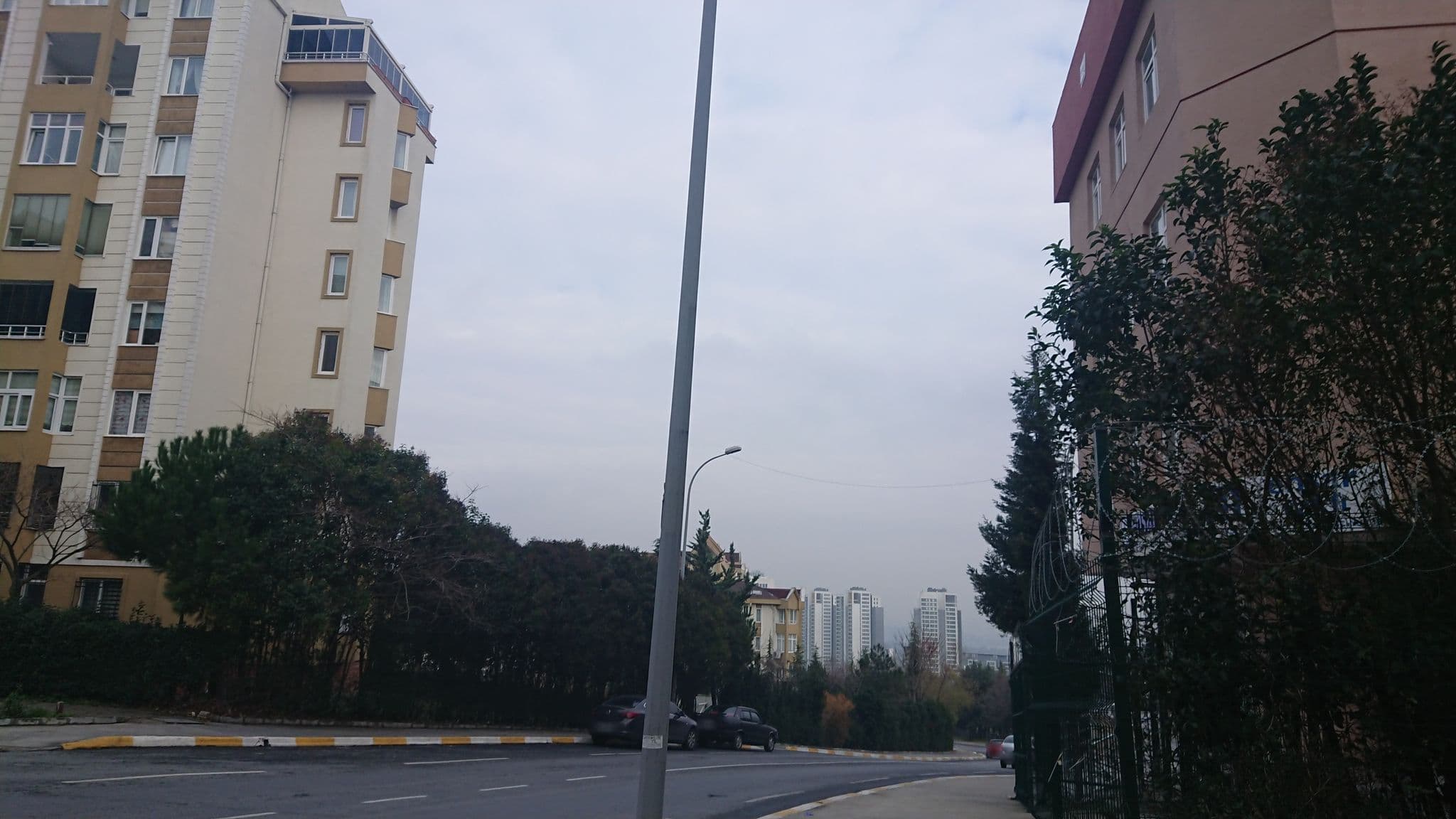 Street view near Ensar Vakfı H. Ayşe Özyurt Kız Öğrenci Yurdu, Esenyurt — © kubikanber (CC BY-SA · Mapillary)